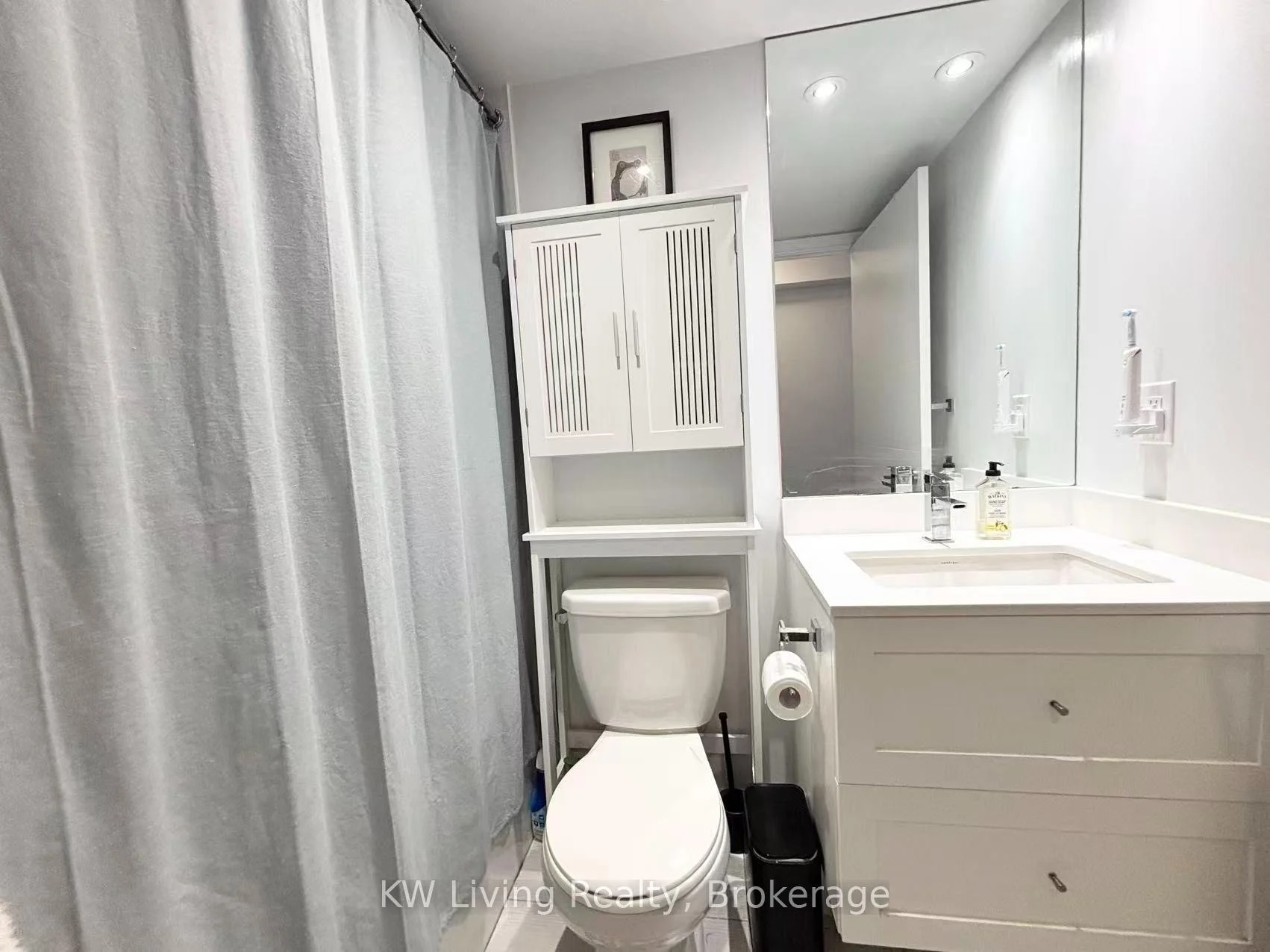 Photo 12 of Unit 1033, 525 Adelaide Street W, Toronto, Waterfront Communities — HOMEH