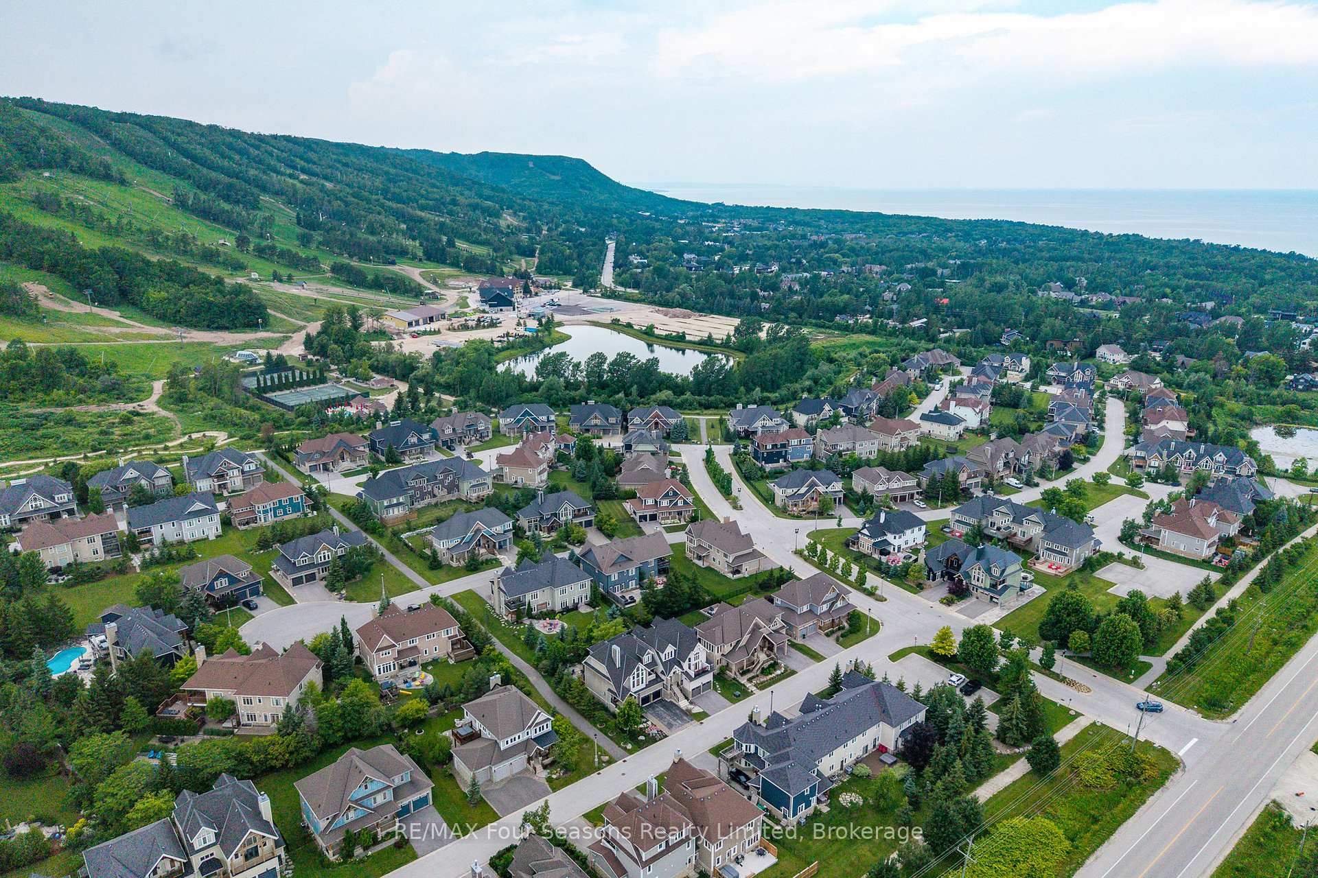 Photo 33 of 106 Venture Boulevard, Blue Mountains — HOMEH
