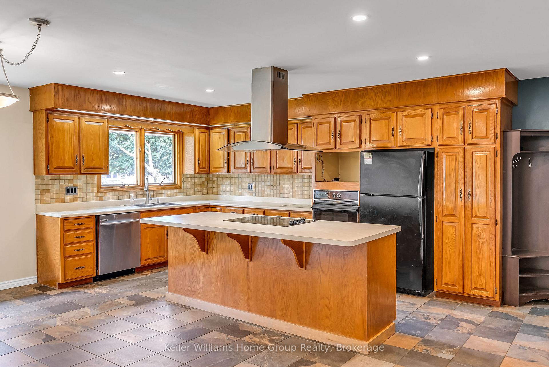 Photo 8 of 58 Reyburn Avenue, Kitchener, Vanier - Kitchener — HOMEH