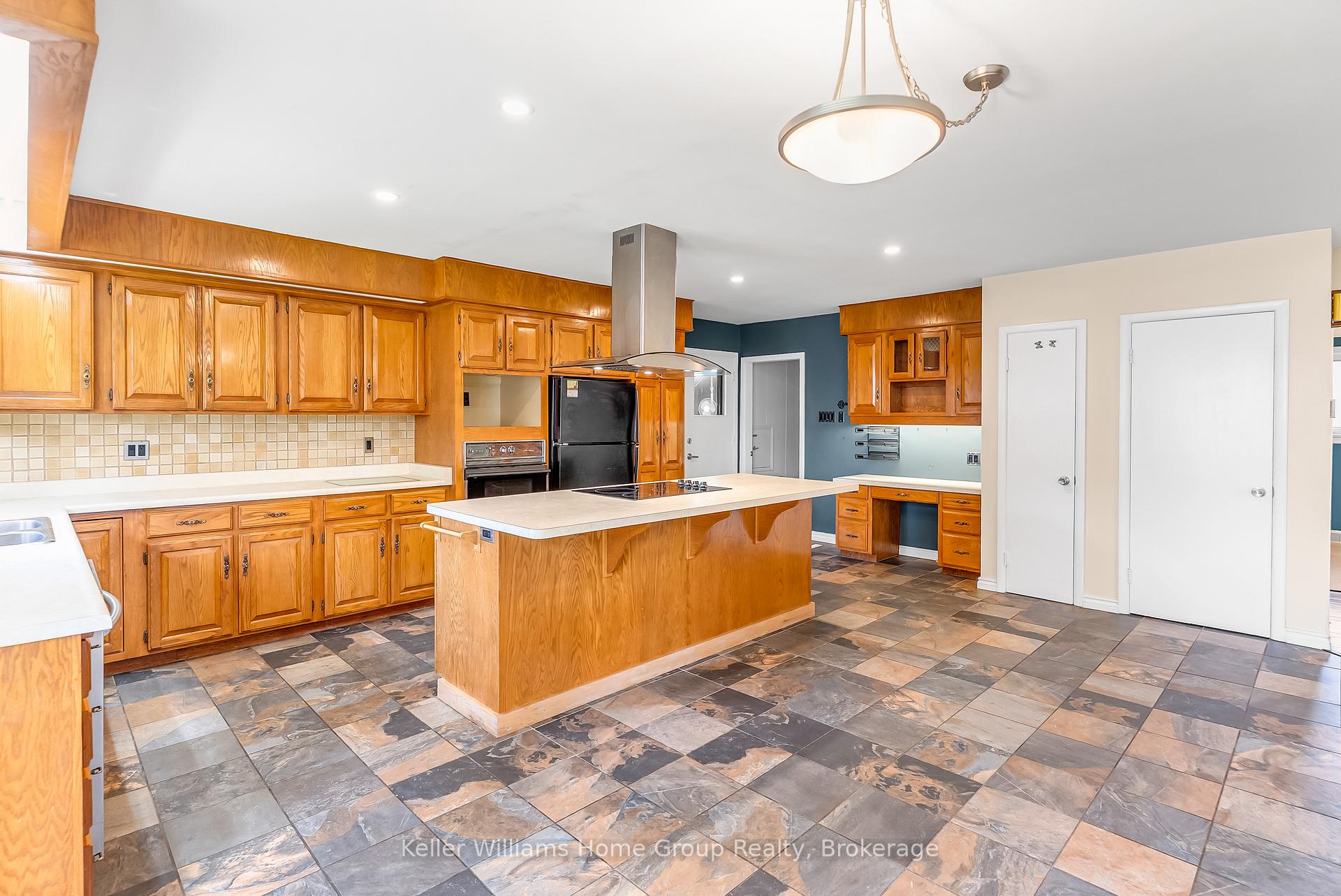 Photo 19 of 58 Reyburn Avenue, Kitchener, Vanier - Kitchener — HOMEH