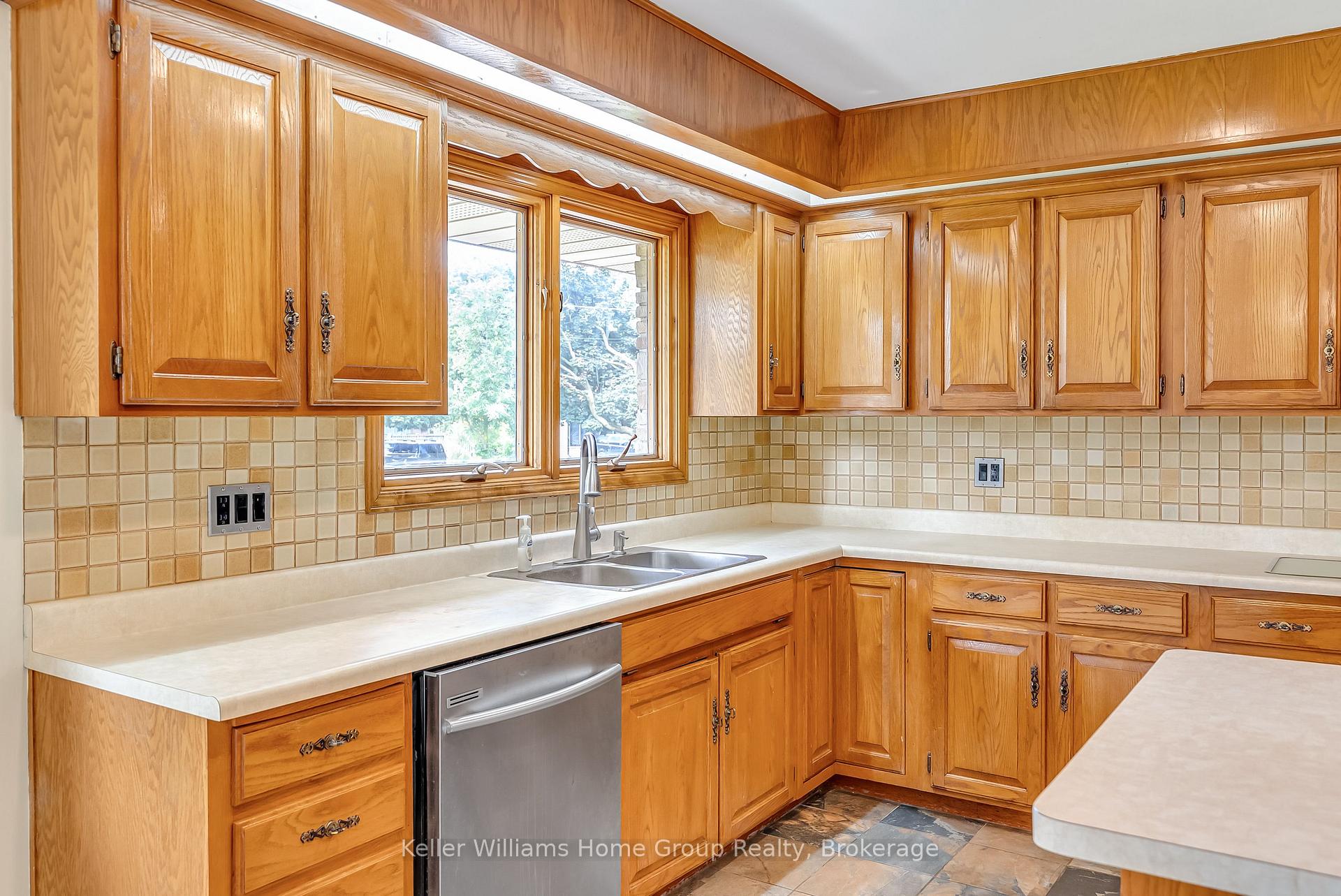 Photo 20 of 58 Reyburn Avenue, Kitchener, Vanier - Kitchener — HOMEH