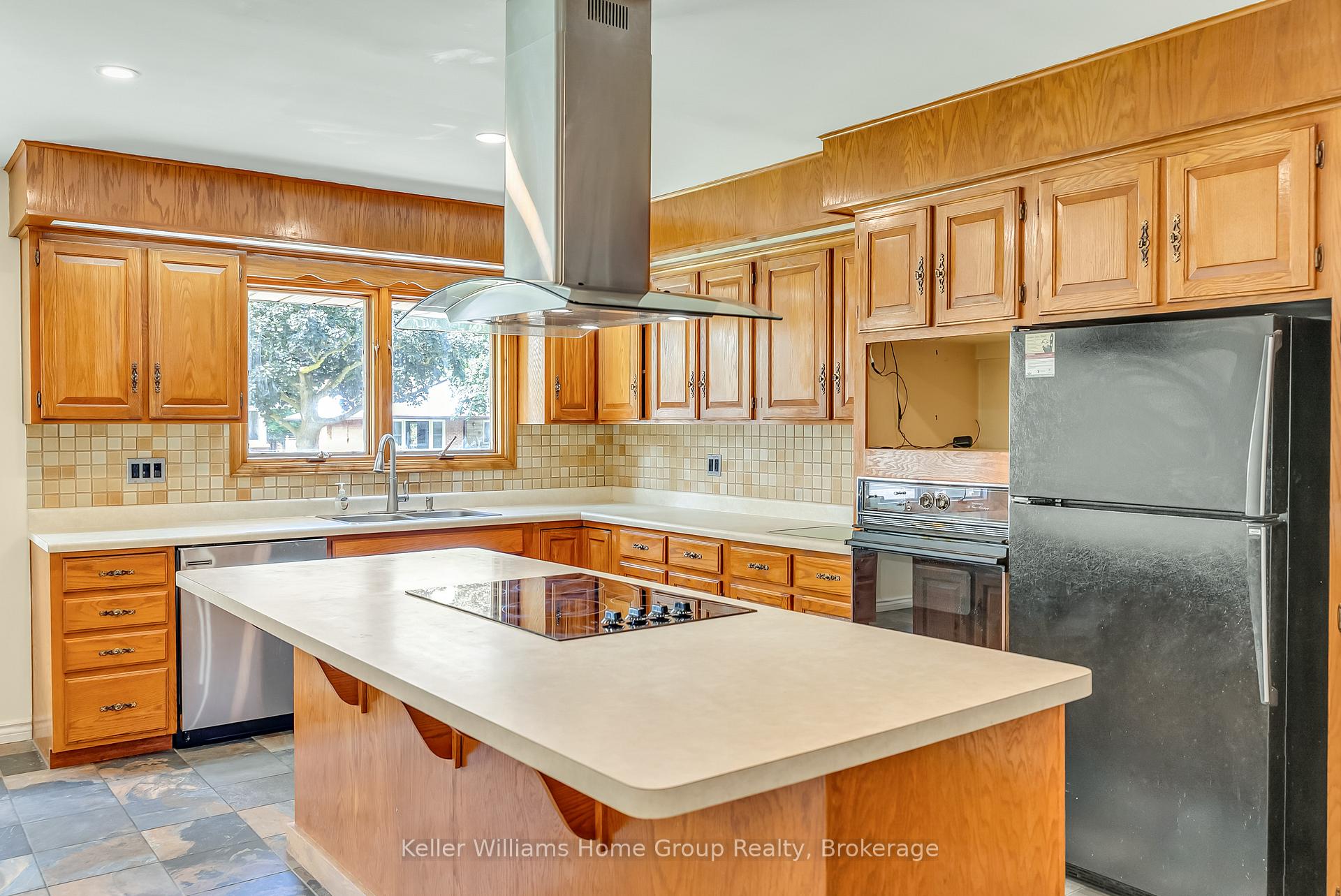 Photo 21 of 58 Reyburn Avenue, Kitchener, Vanier - Kitchener — HOMEH