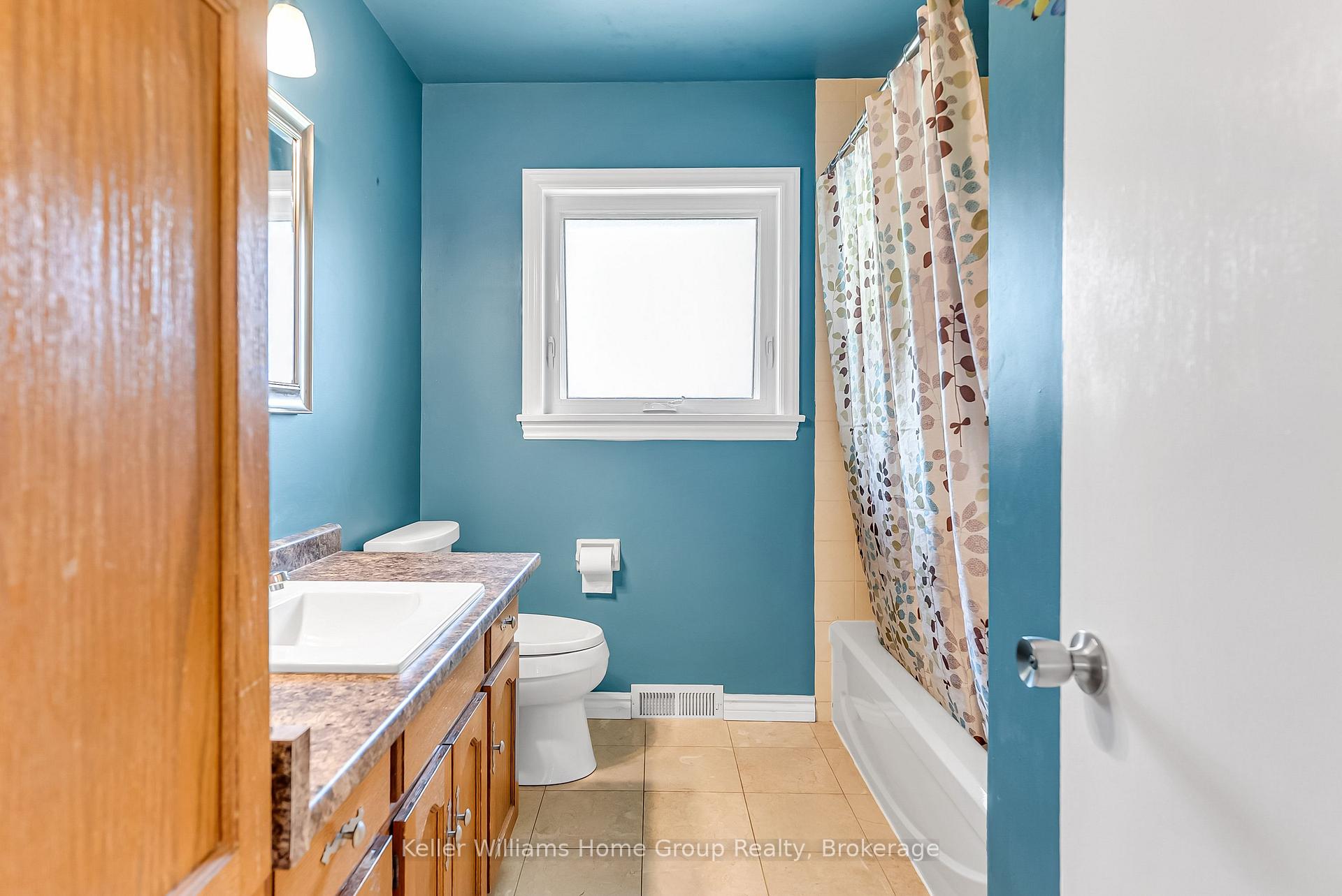 Photo 23 of 58 Reyburn Avenue, Kitchener, Vanier - Kitchener — HOMEH