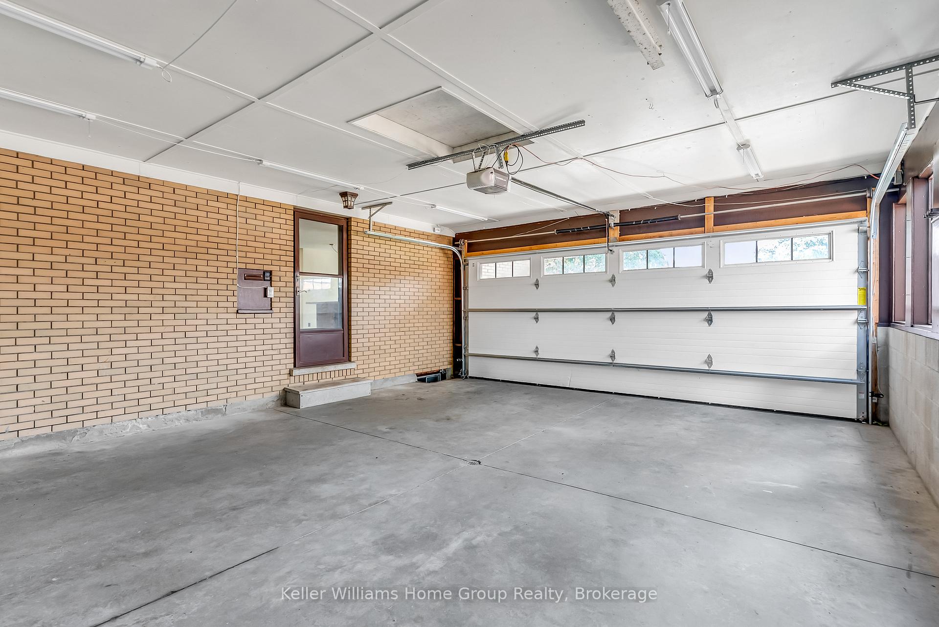 Photo 34 of 58 Reyburn Avenue, Kitchener, Vanier - Kitchener — HOMEH