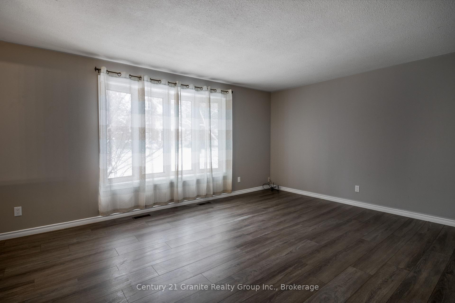 Photo 6 of 55 Wellington Street E, New Tecumseth, Alliston — HOMEH