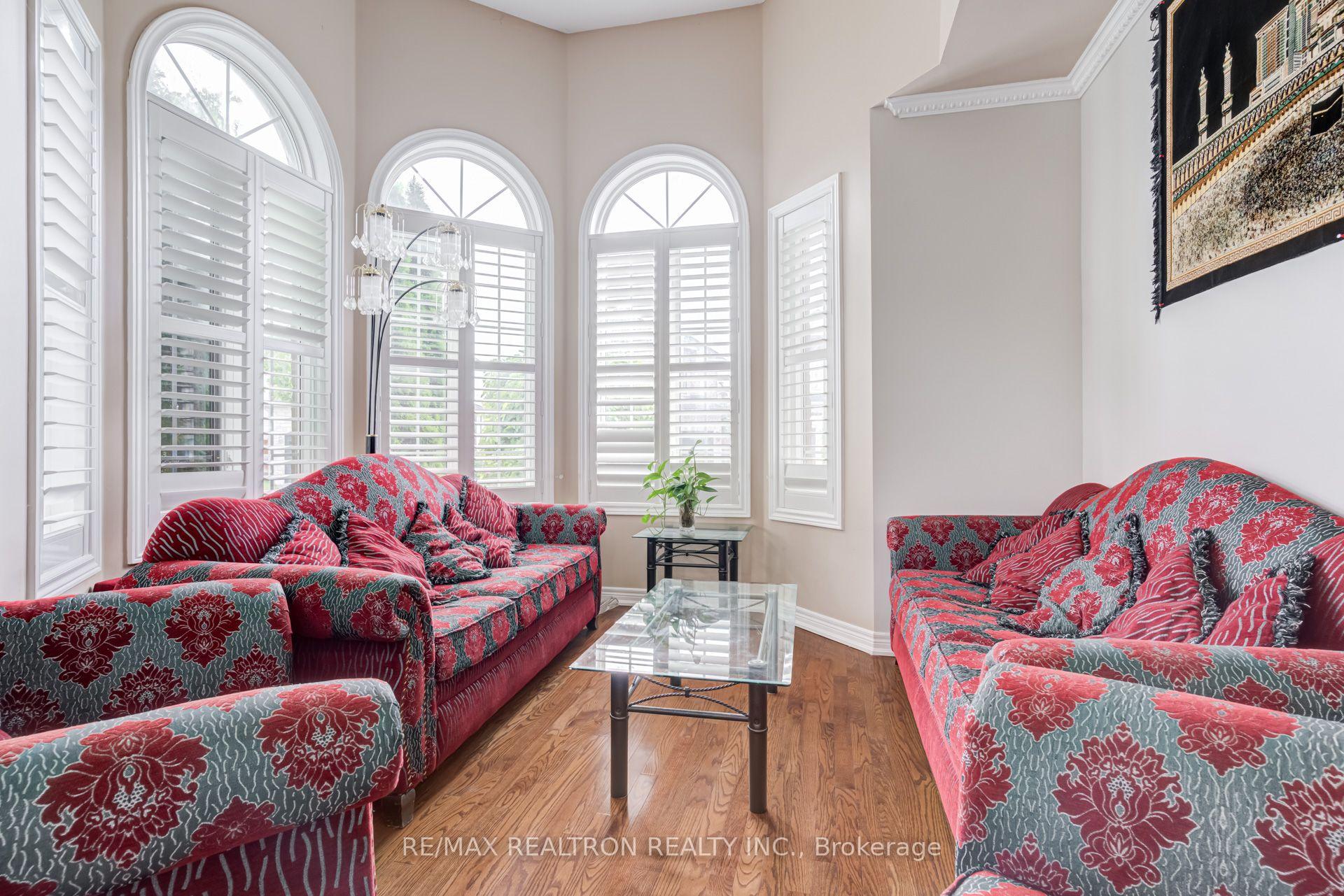 Photo 8 of 14 Kentview Crescent, Markham, Box Grove — HOMEH