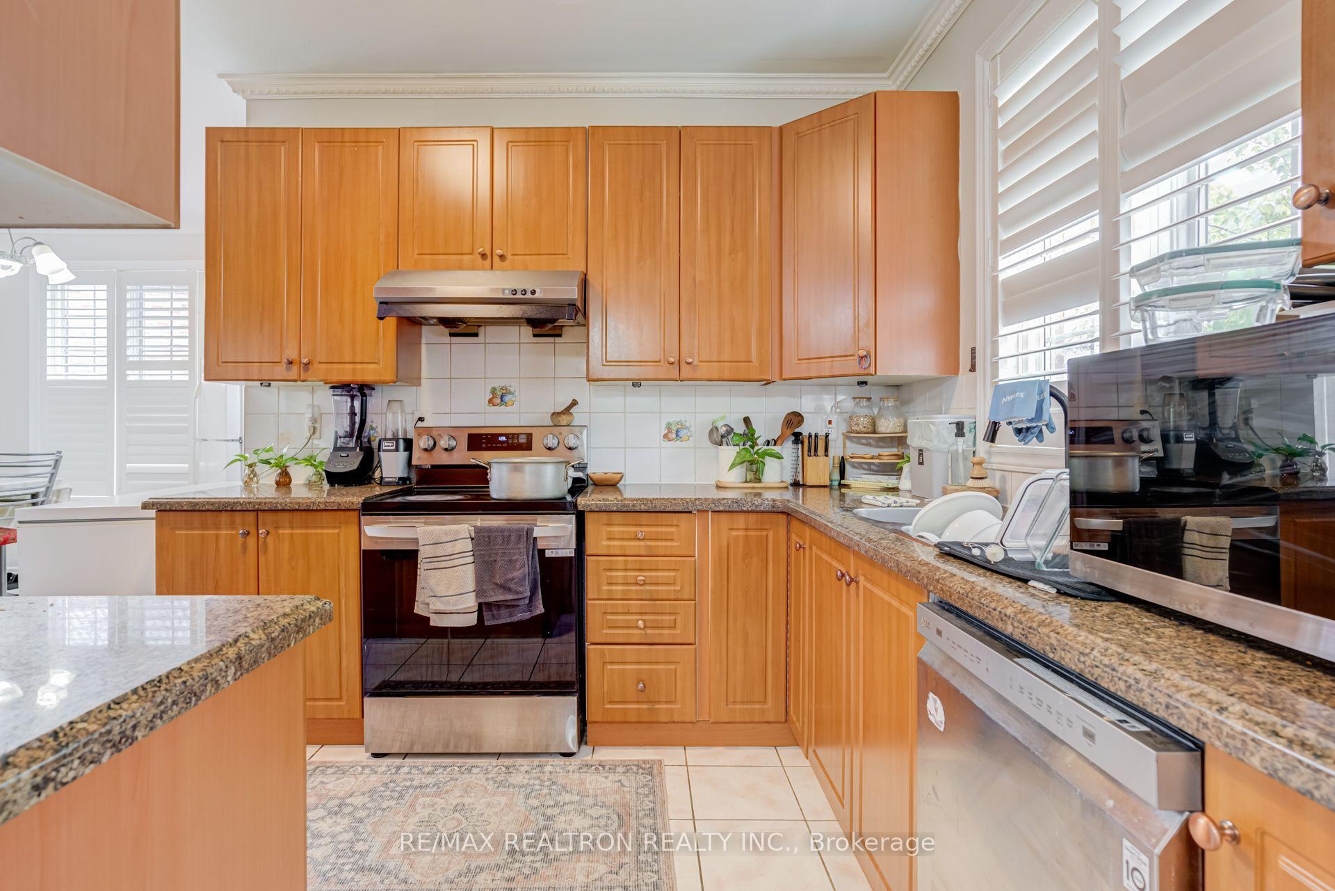 Photo 12 of 14 Kentview Crescent, Markham, Box Grove — HOMEH