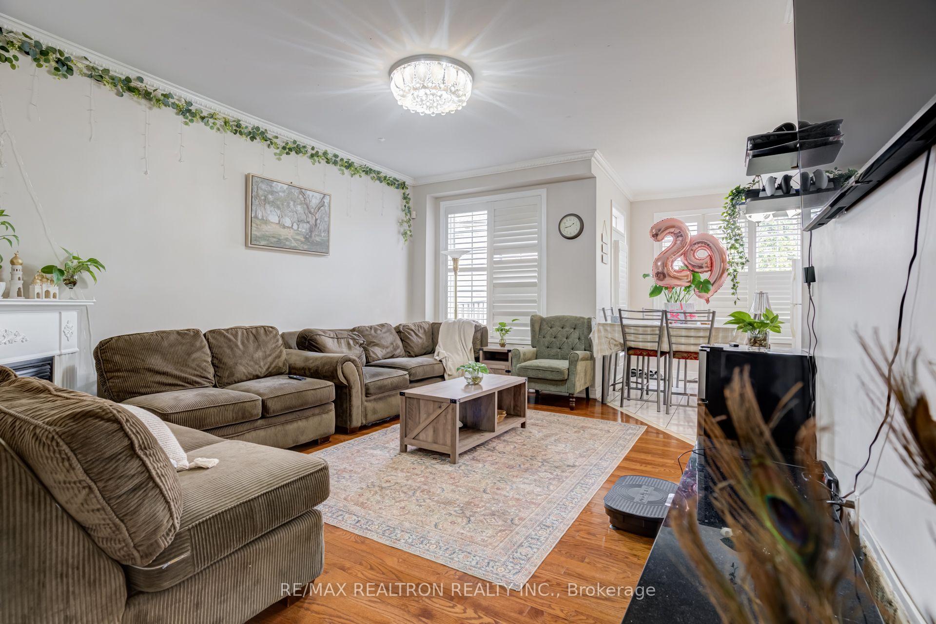 Photo 16 of 14 Kentview Crescent, Markham, Box Grove — HOMEH