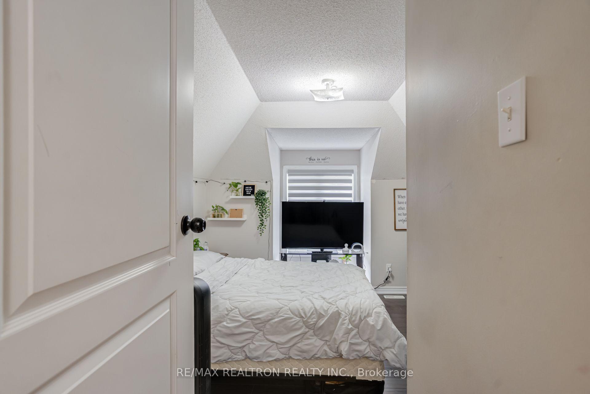 Photo 22 of 14 Kentview Crescent, Markham, Box Grove — HOMEH