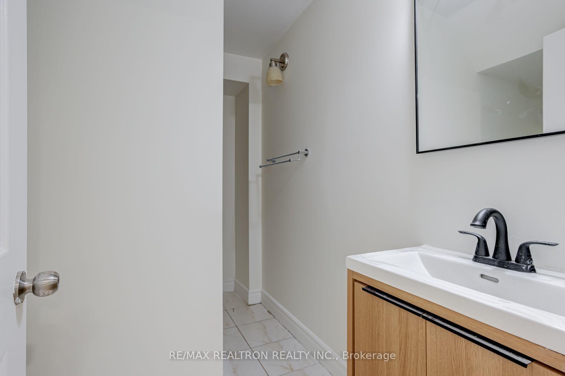 Photo 42 of 14 Kentview Crescent, Markham, Box Grove — HOMEH