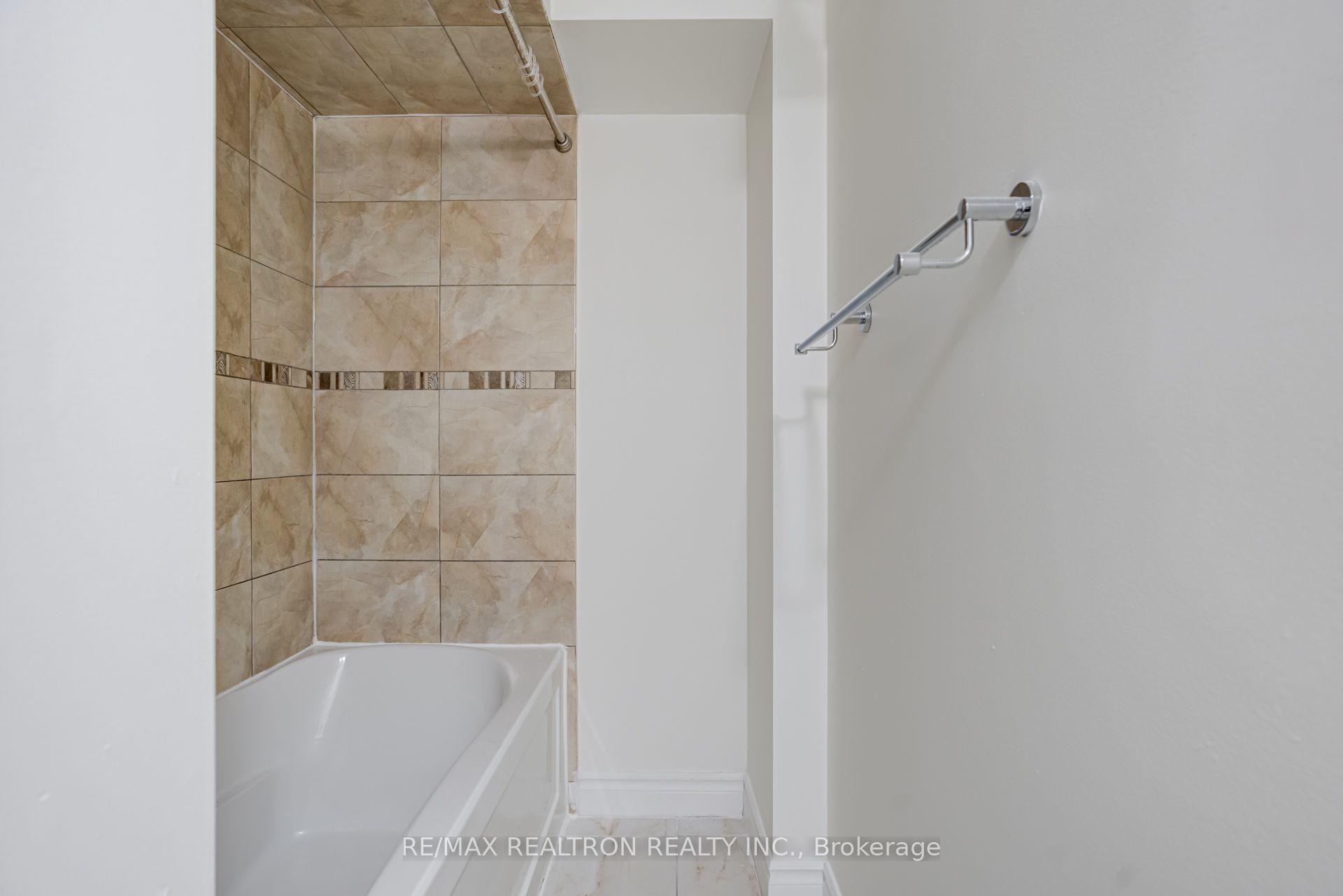 Photo 44 of 14 Kentview Crescent, Markham, Box Grove — HOMEH