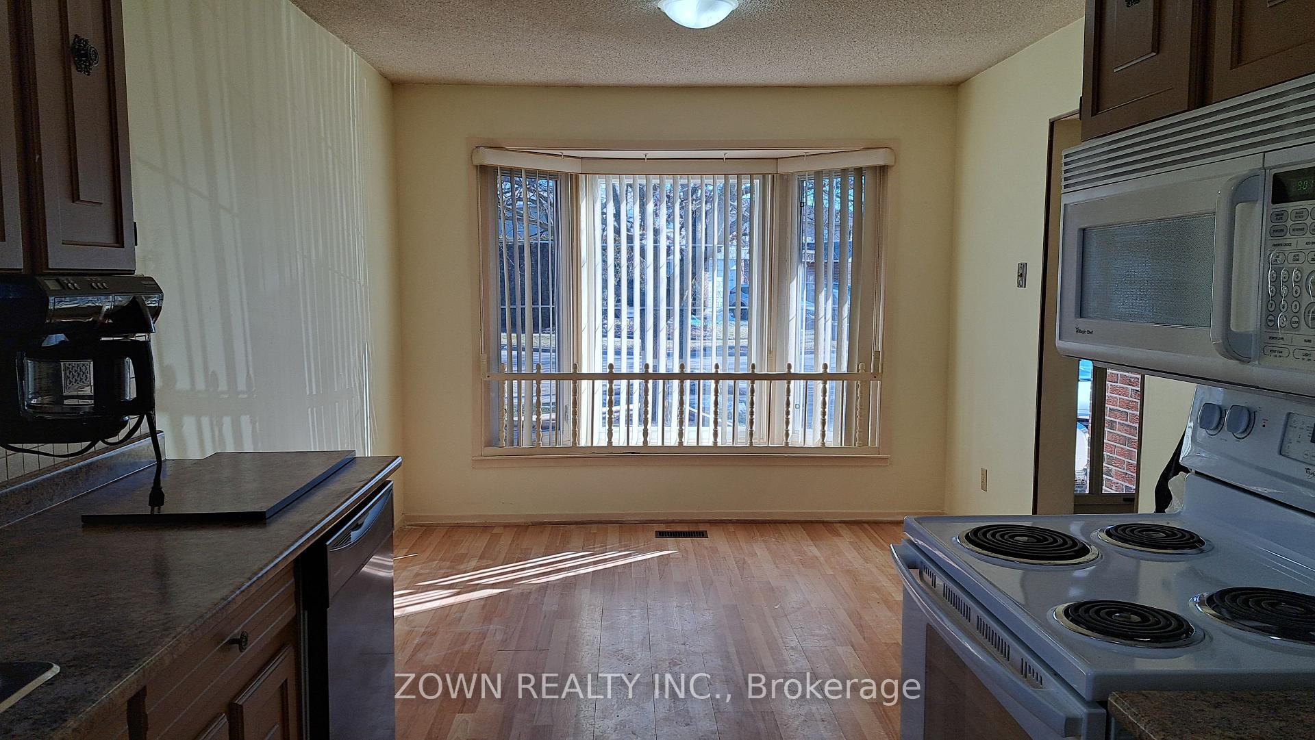 Photo 2 of 72 Norbert Road, Brampton, Brampton South — HOMEH