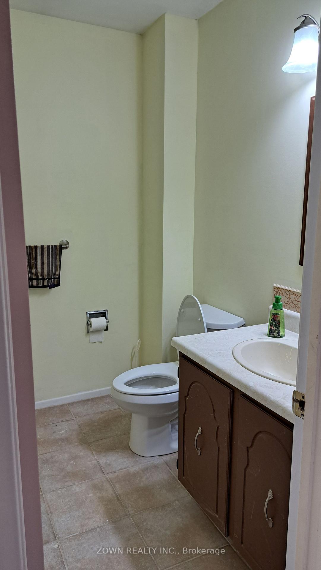 Photo 8 of 72 Norbert Road, Brampton, Brampton South — HOMEH