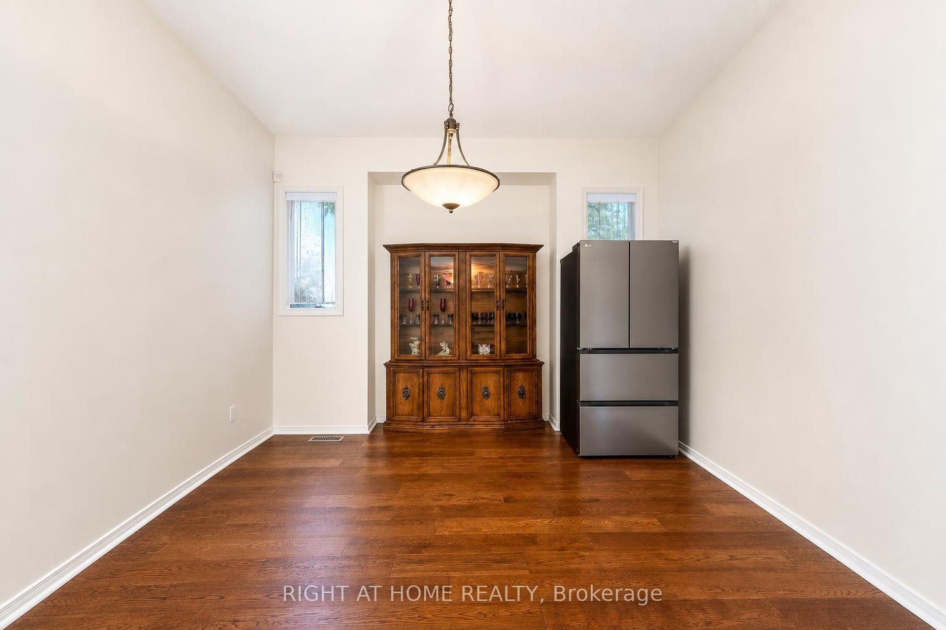 Photo 5 of 27 Thoroughbred Boulevard, Hamilton, Meadowlands — HOMEH