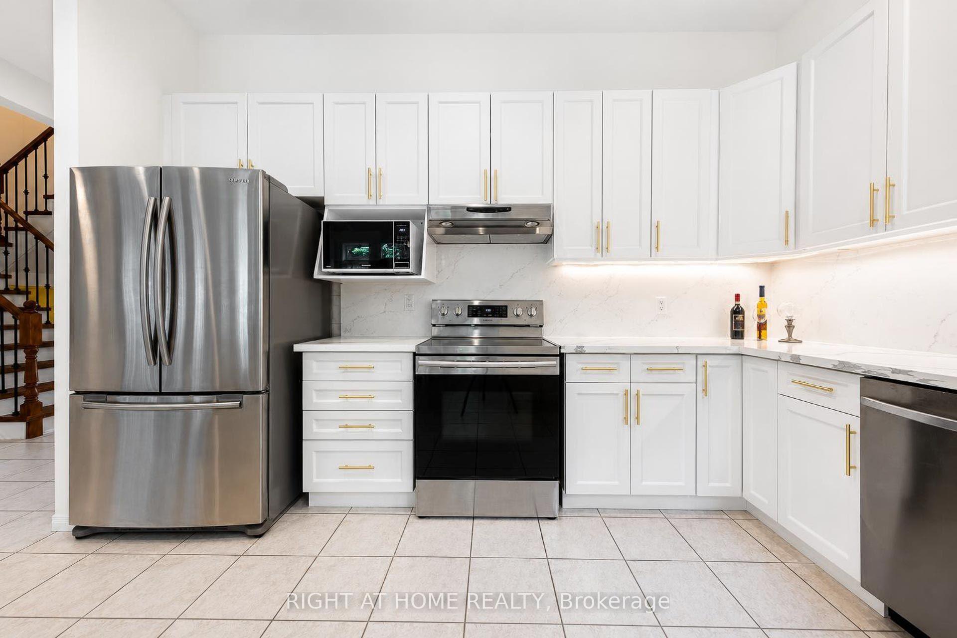 Photo 11 of 27 Thoroughbred Boulevard, Hamilton, Meadowlands — HOMEH