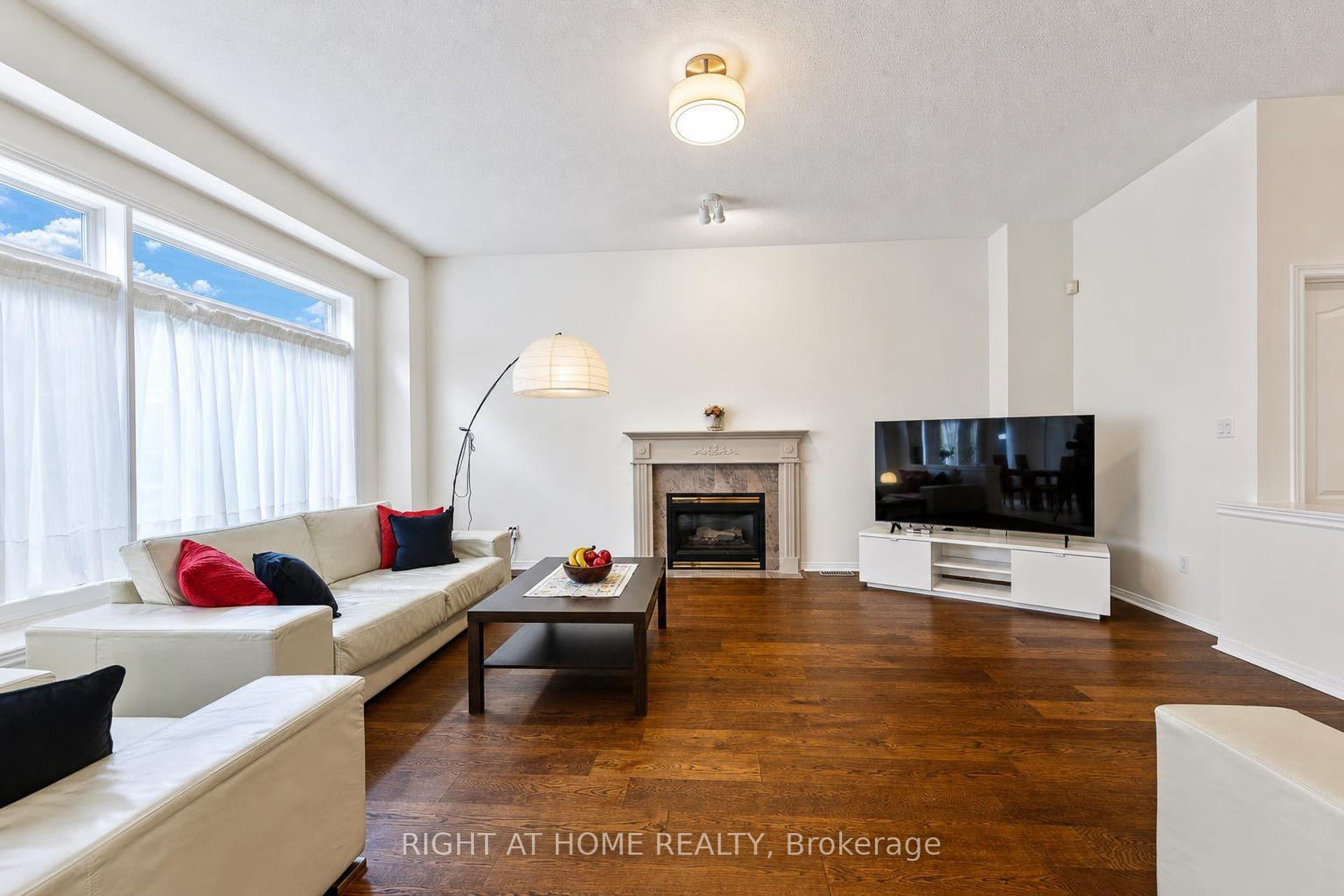 Photo 17 of 27 Thoroughbred Boulevard, Hamilton, Meadowlands — HOMEH