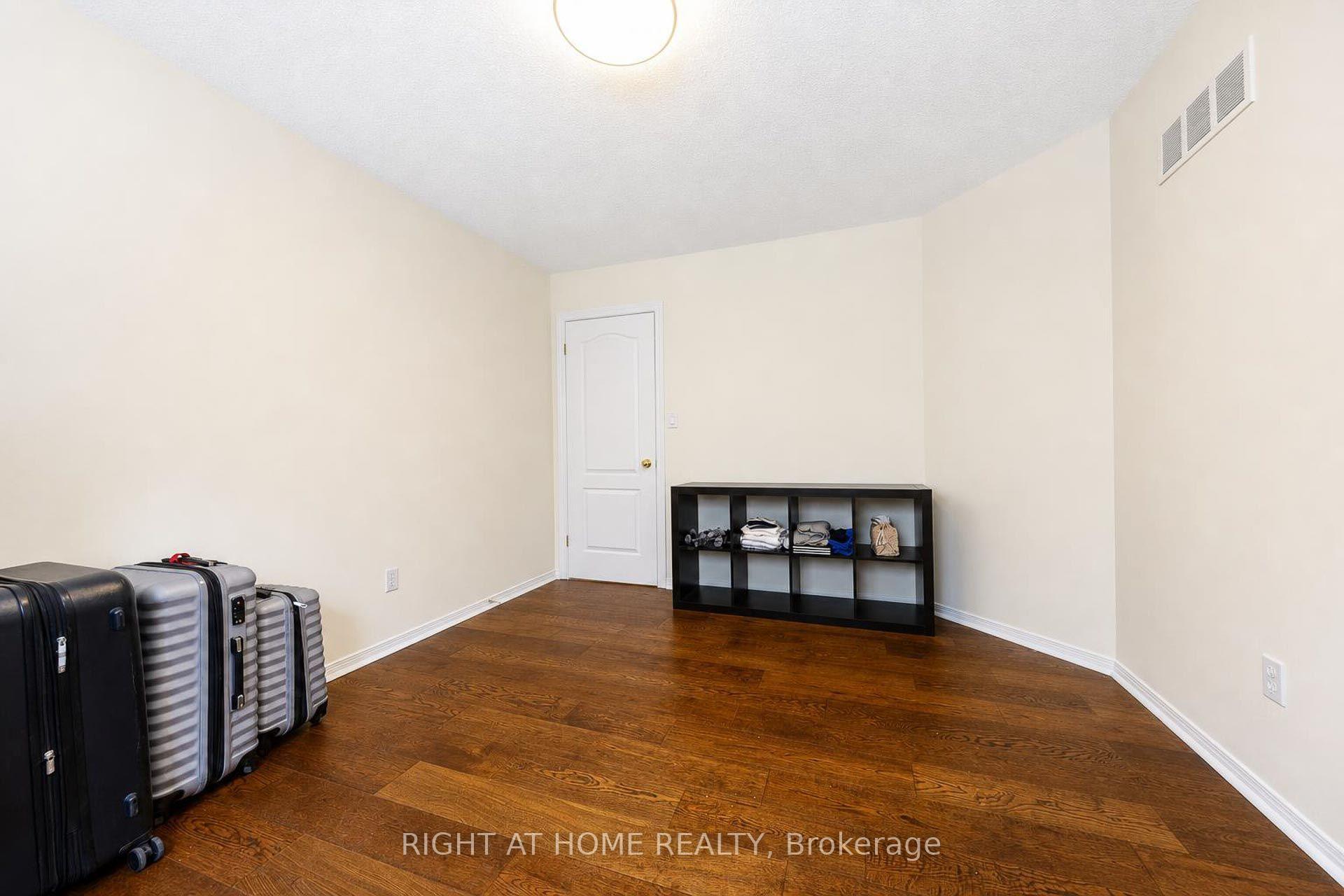 Photo 28 of 27 Thoroughbred Boulevard, Hamilton, Meadowlands — HOMEH