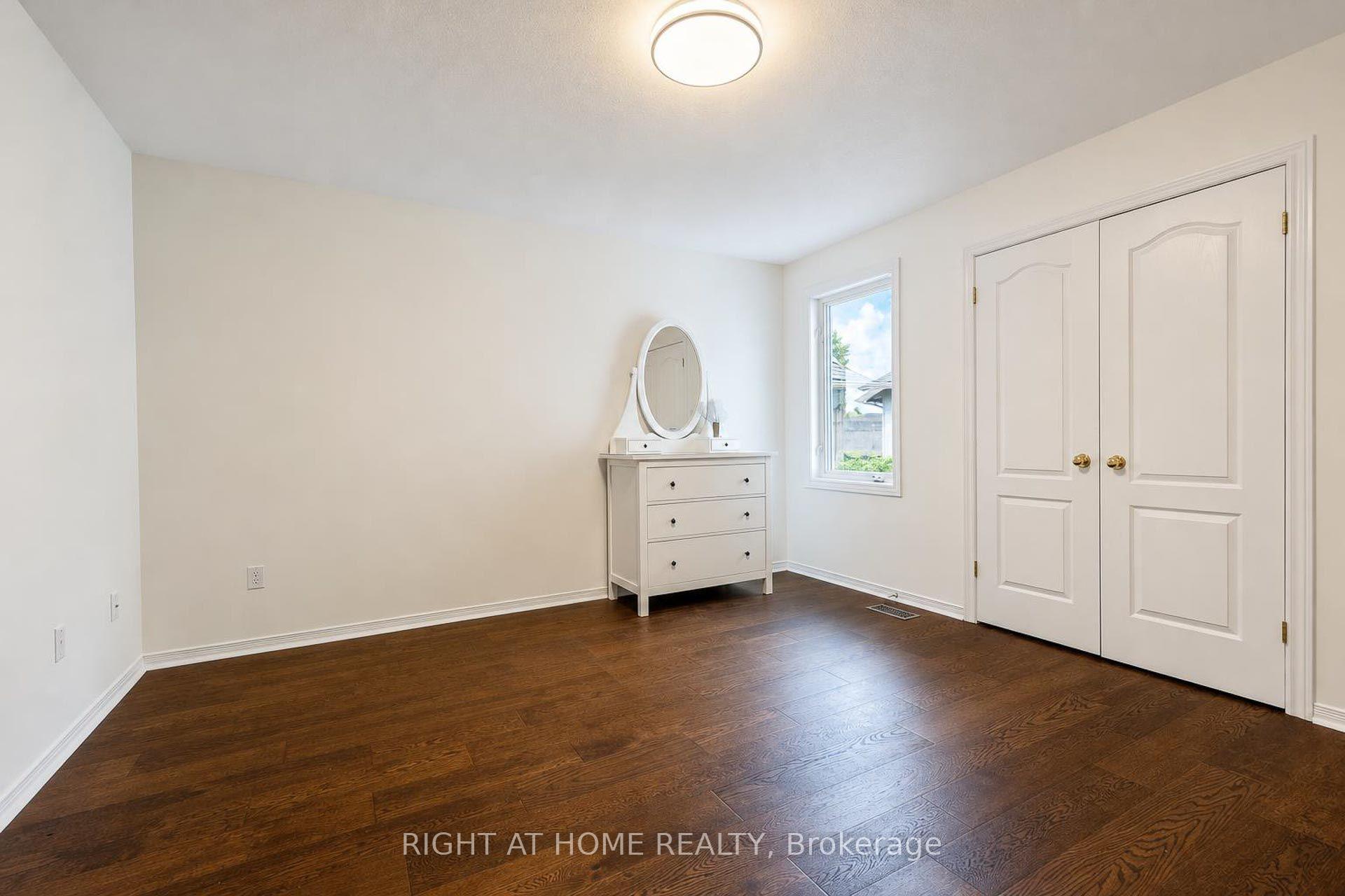 Photo 30 of 27 Thoroughbred Boulevard, Hamilton, Meadowlands — HOMEH