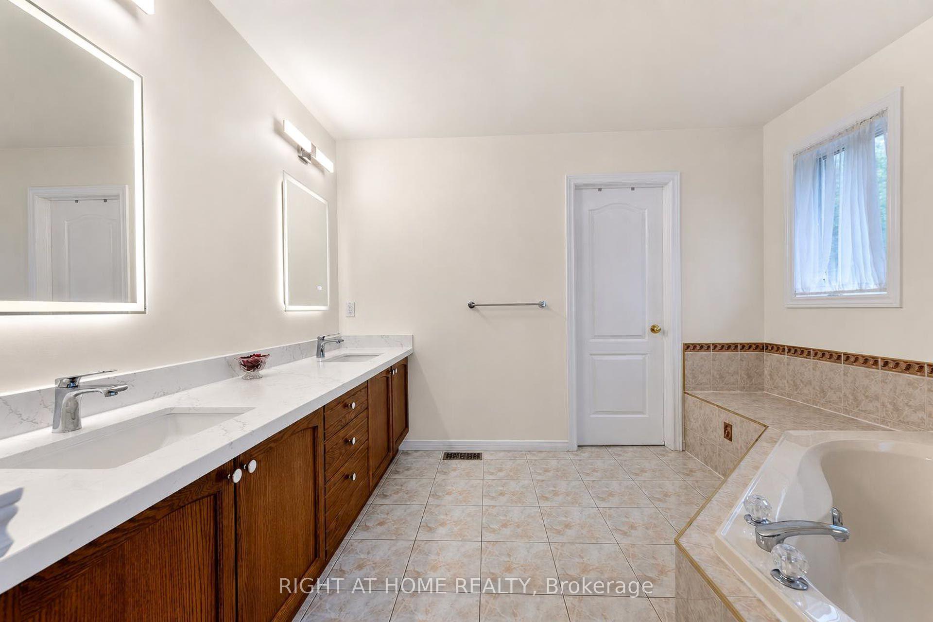 Photo 35 of 27 Thoroughbred Boulevard, Hamilton, Meadowlands — HOMEH