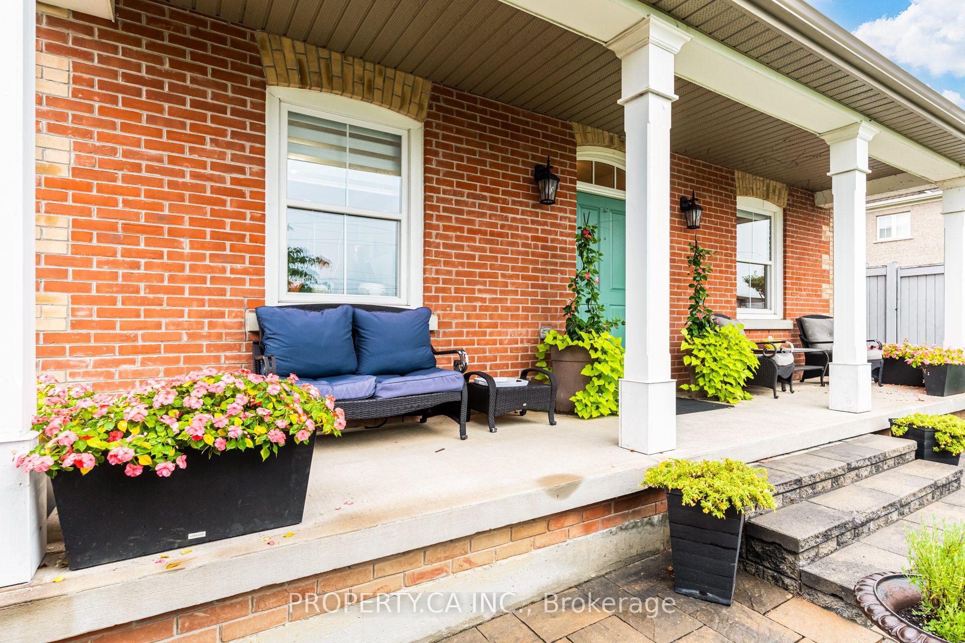 Photo 3 of 33 Betony Drive, Richmond Hill, Oak Ridges — HOMEH