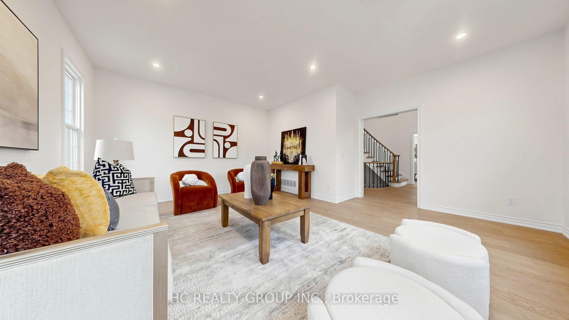 Photo 7 of 26 Landmark Court, Markham, Unionville — HOMEH