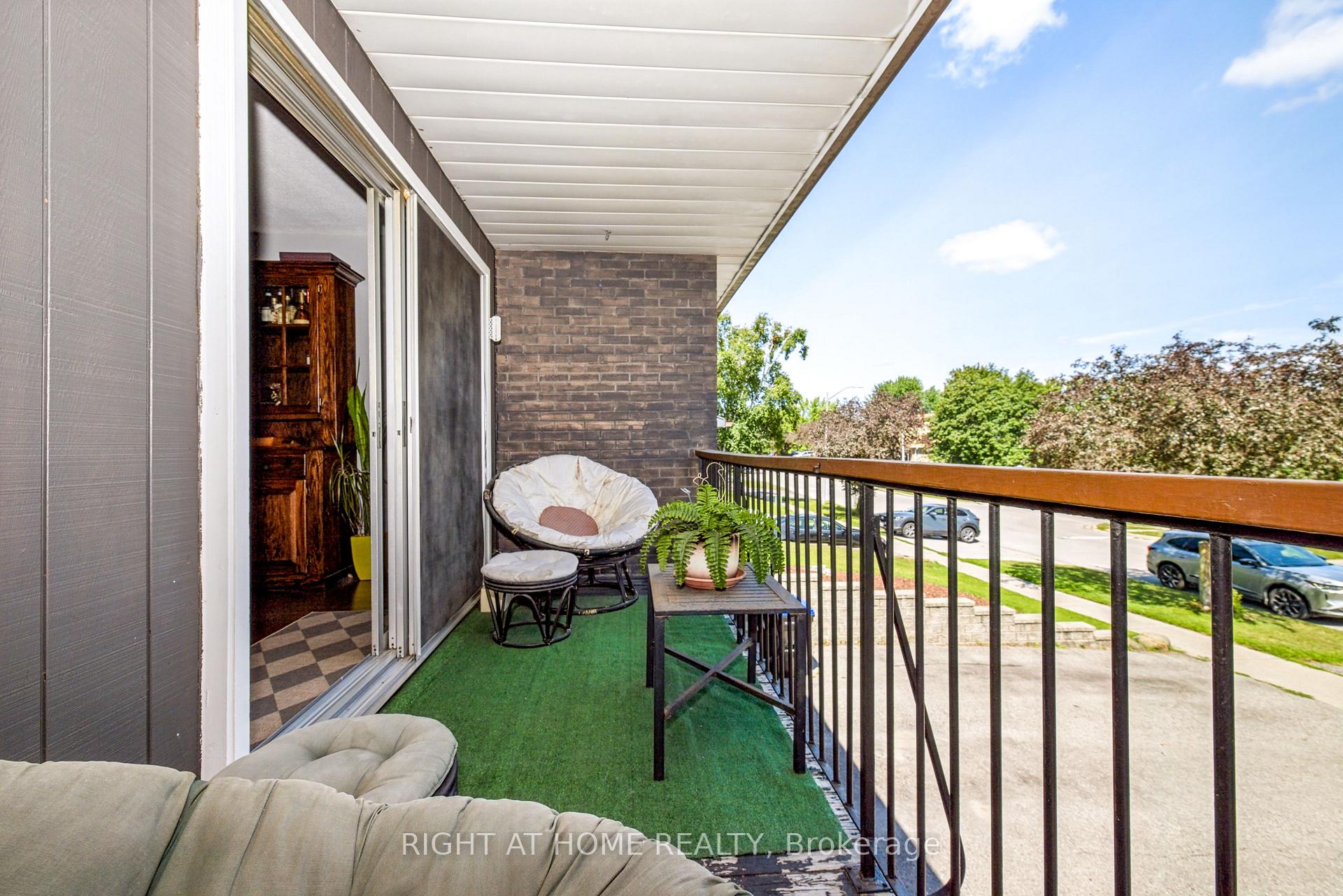 Photo 2 of 229 Britannia Avenue, Bradford West Gwillimbury, Bradford — HOMEH