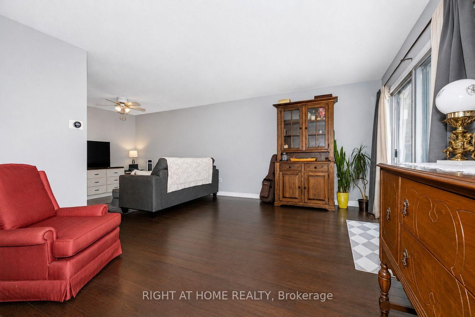 Photo 6 of 229 Britannia Avenue, Bradford West Gwillimbury, Bradford — HOMEH