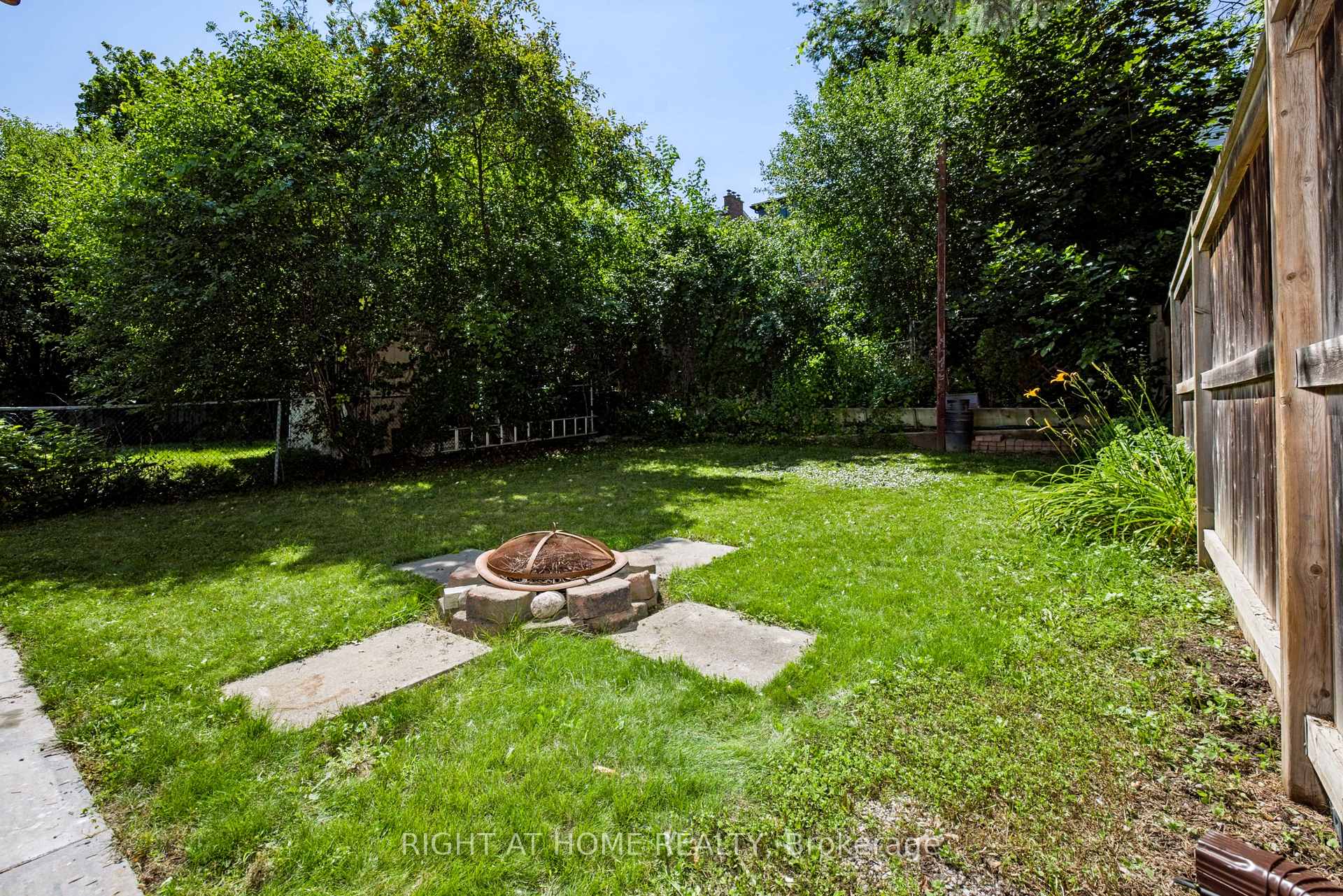 Photo 27 of 229 Britannia Avenue, Bradford West Gwillimbury, Bradford — HOMEH