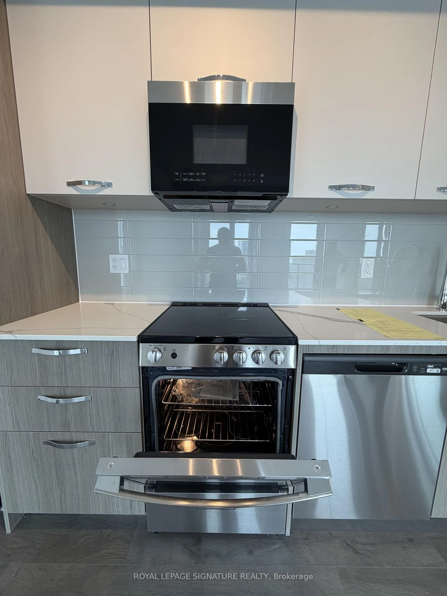 Photo 7 of Unit 1414, 75 James Street, Hamilton, Corktown — HOMEH