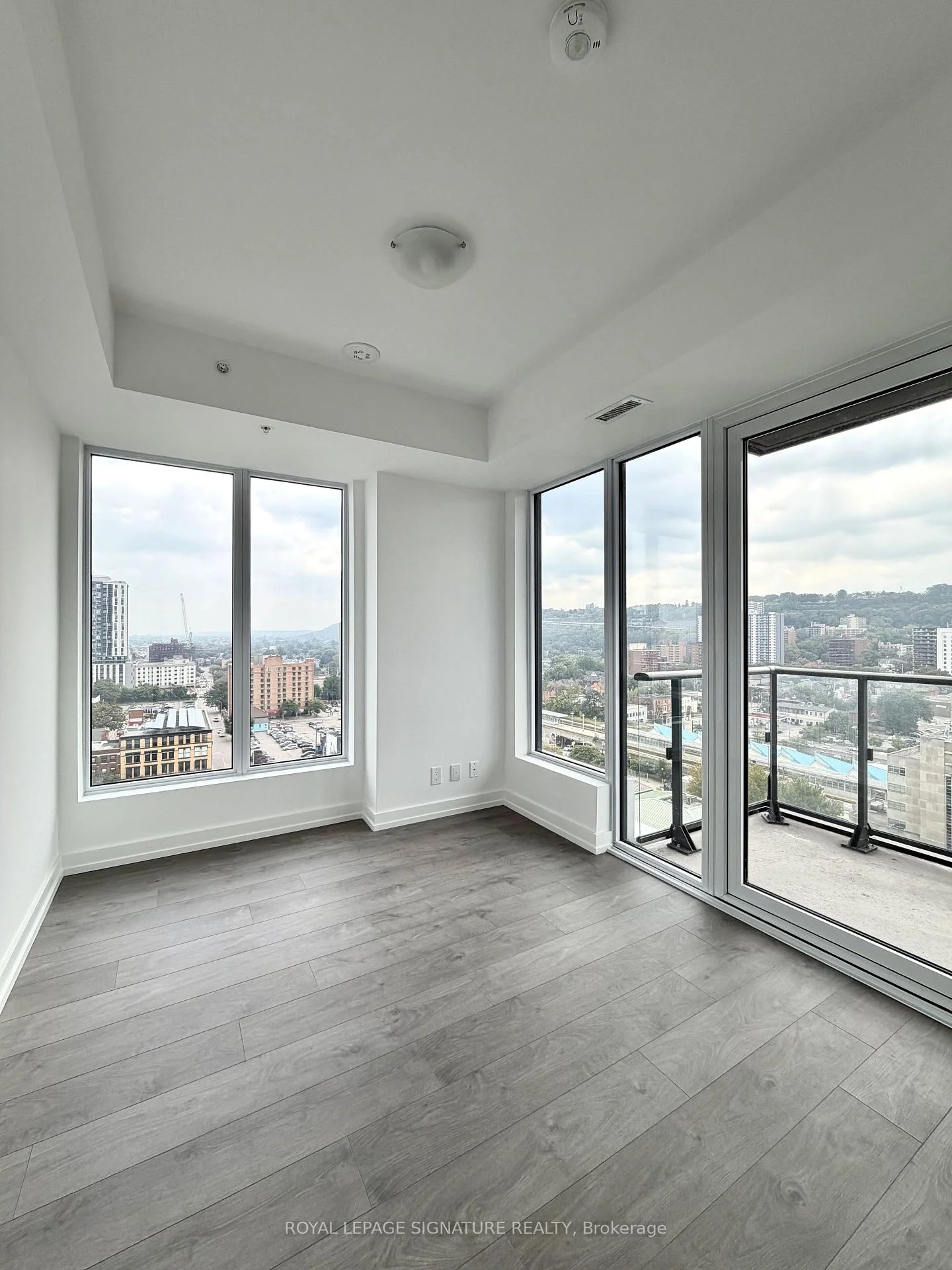 Photo 10 of Unit 1414, 75 James Street, Hamilton, Corktown — HOMEH