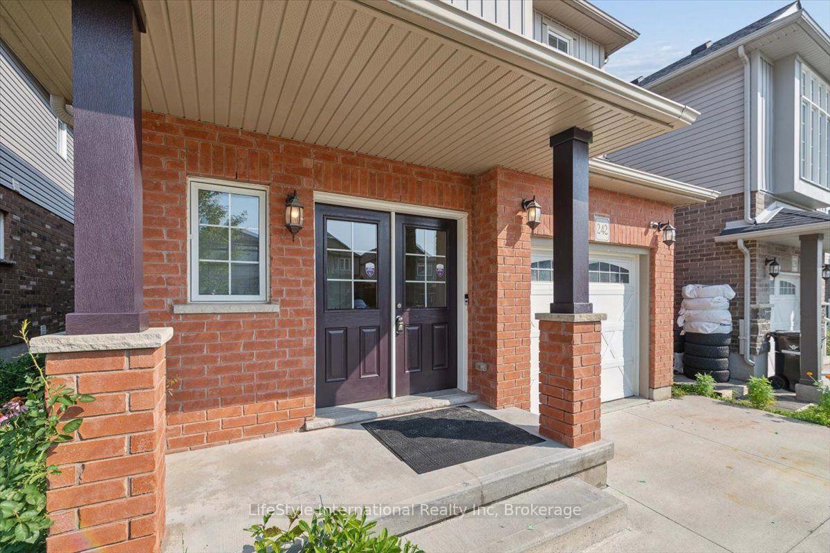 Photo 4 of 242 Moorlands Crescent, Kitchener, Doon South — HOMEH