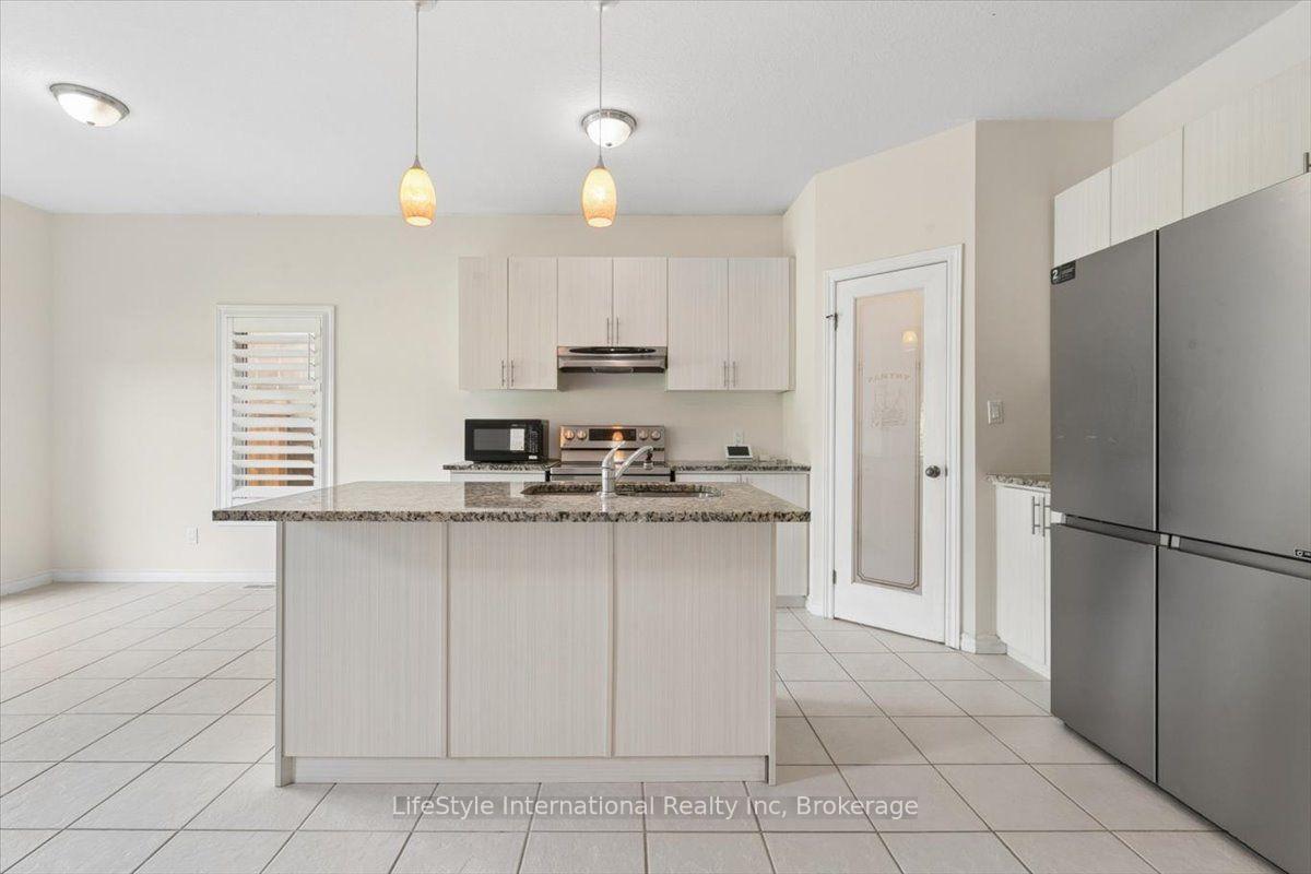 Photo 14 of 242 Moorlands Crescent, Kitchener, Doon South — HOMEH