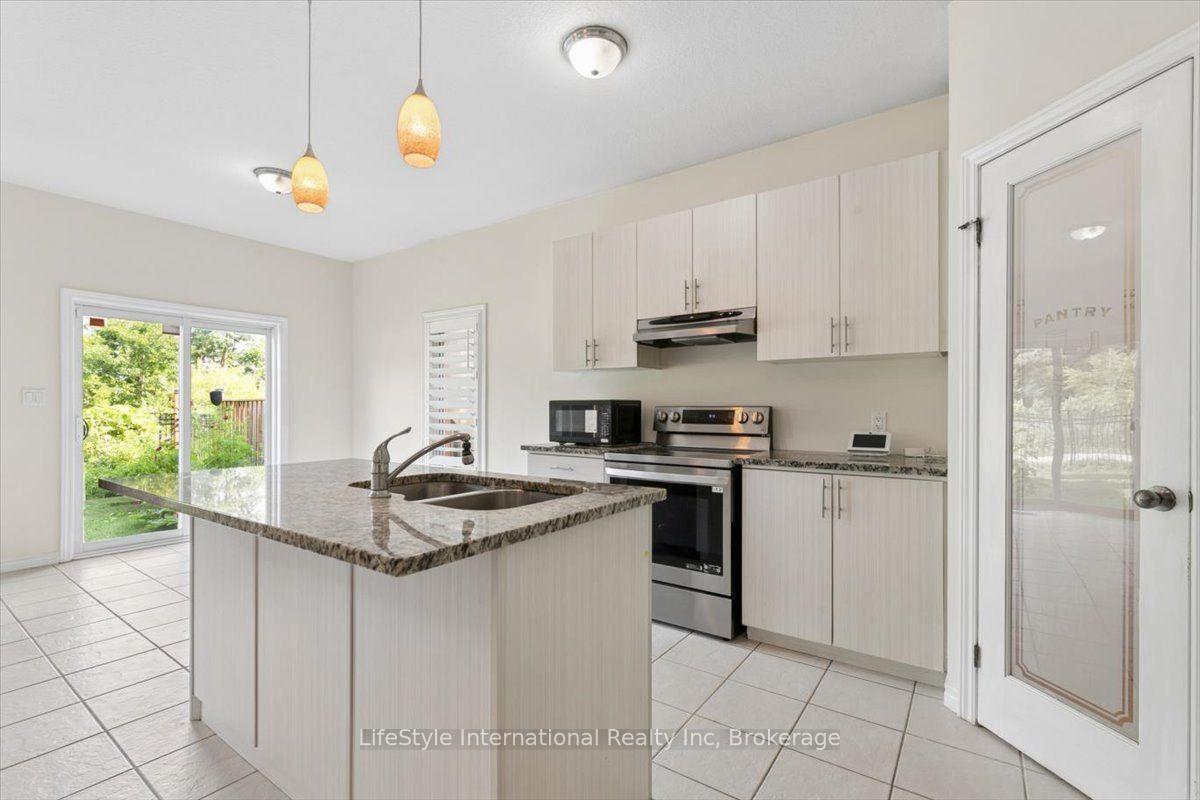 Photo 15 of 242 Moorlands Crescent, Kitchener, Doon South — HOMEH