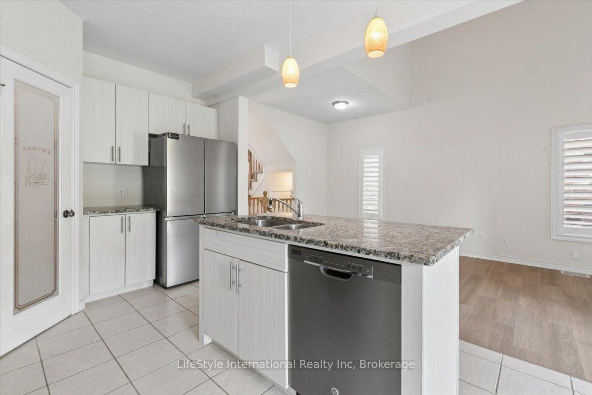 Photo 18 of 242 Moorlands Crescent, Kitchener, Doon South — HOMEH