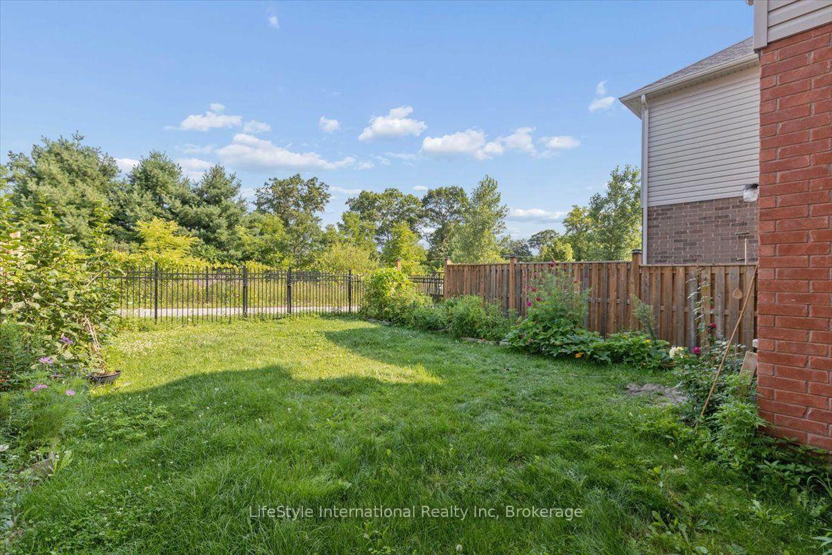 Photo 32 of 242 Moorlands Crescent, Kitchener, Doon South — HOMEH