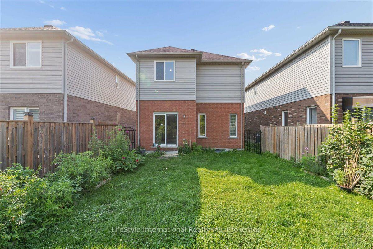 Photo 33 of 242 Moorlands Crescent, Kitchener, Doon South — HOMEH