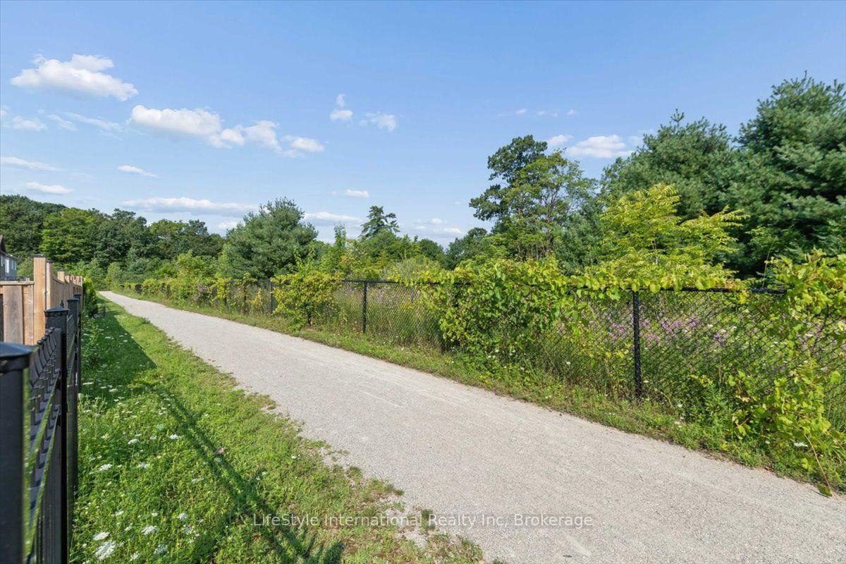 Photo 35 of 242 Moorlands Crescent, Kitchener, Doon South — HOMEH