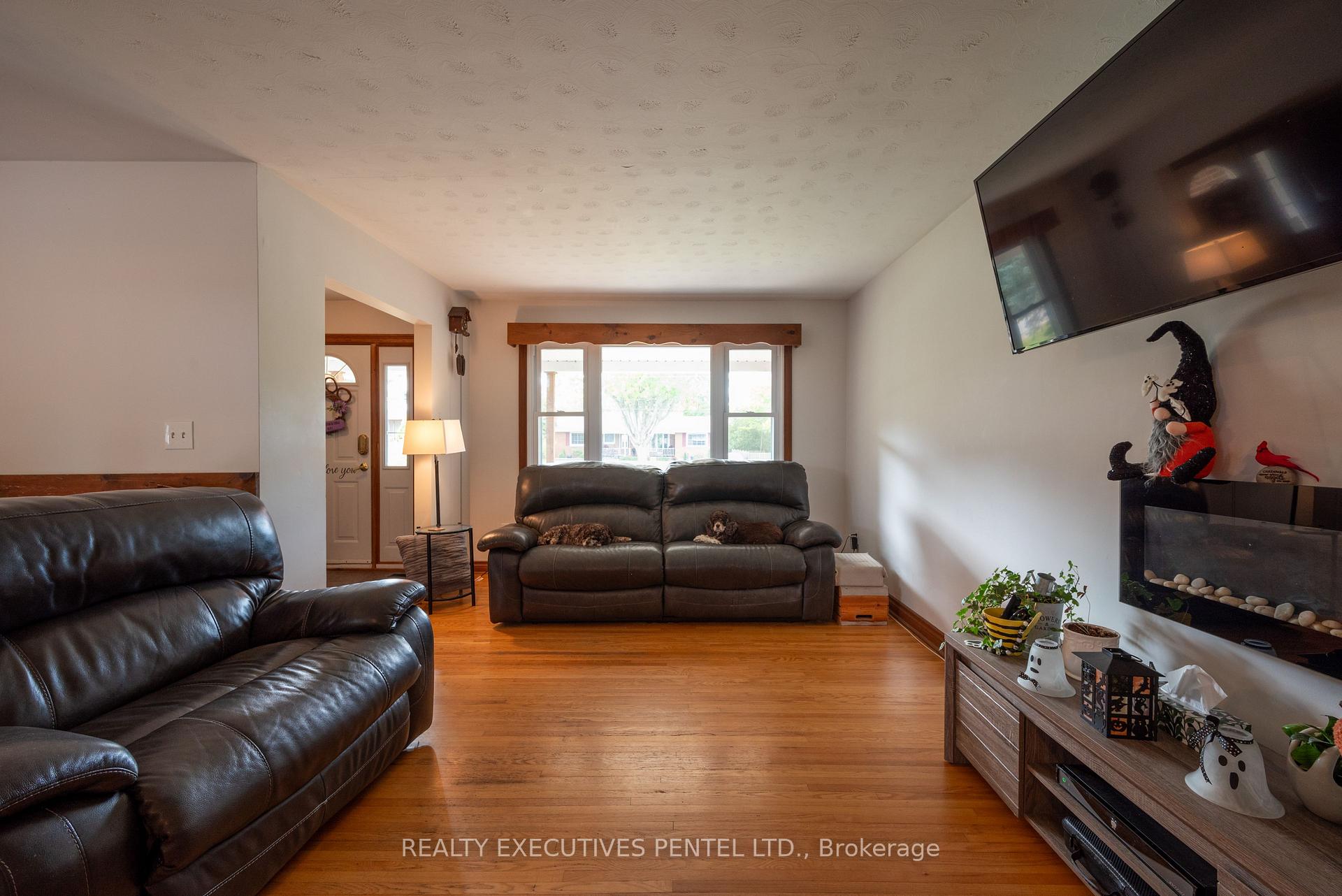 Photo 6 of 2 Catherine Street, Hamilton Township, Rural Hamilton — HOMEH