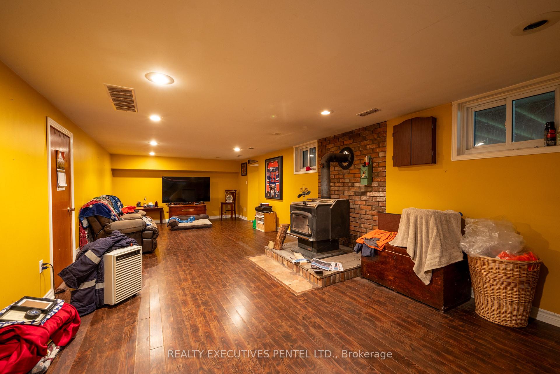 Photo 23 of 2 Catherine Street, Hamilton Township, Rural Hamilton — HOMEH