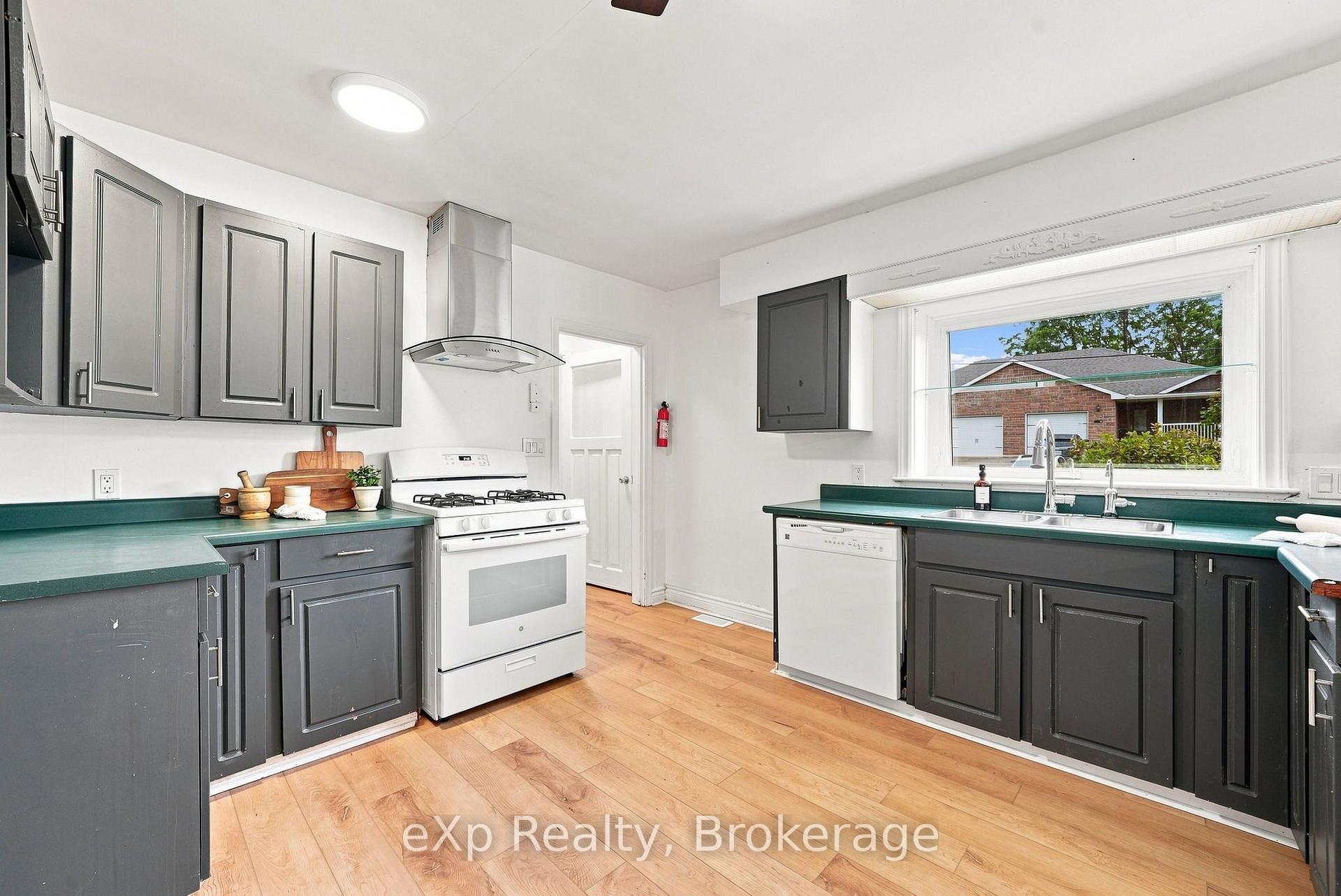 Photo 8 of 16 Robertson Street, Cramahe, Colborne — HOMEH