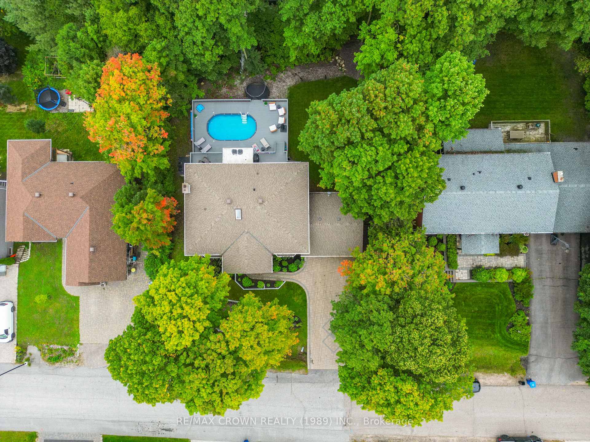 Photo 4 of 25 Mapleview Place, North Bay, Airport — HOMEH