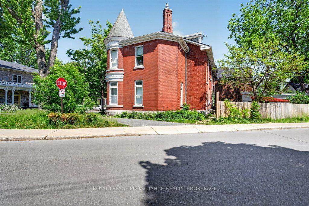 Photo 2 of 162 Earl Street, Kingston, Central City East — HOMEH
