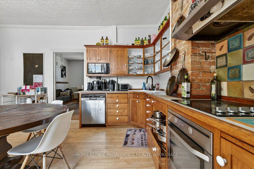 Photo 16 of 162 Earl Street, Kingston, Central City East — HOMEH