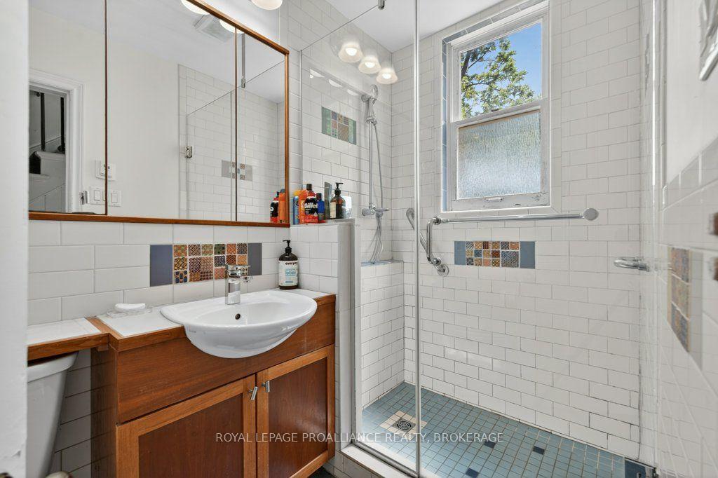 Photo 20 of 162 Earl Street, Kingston, Central City East — HOMEH