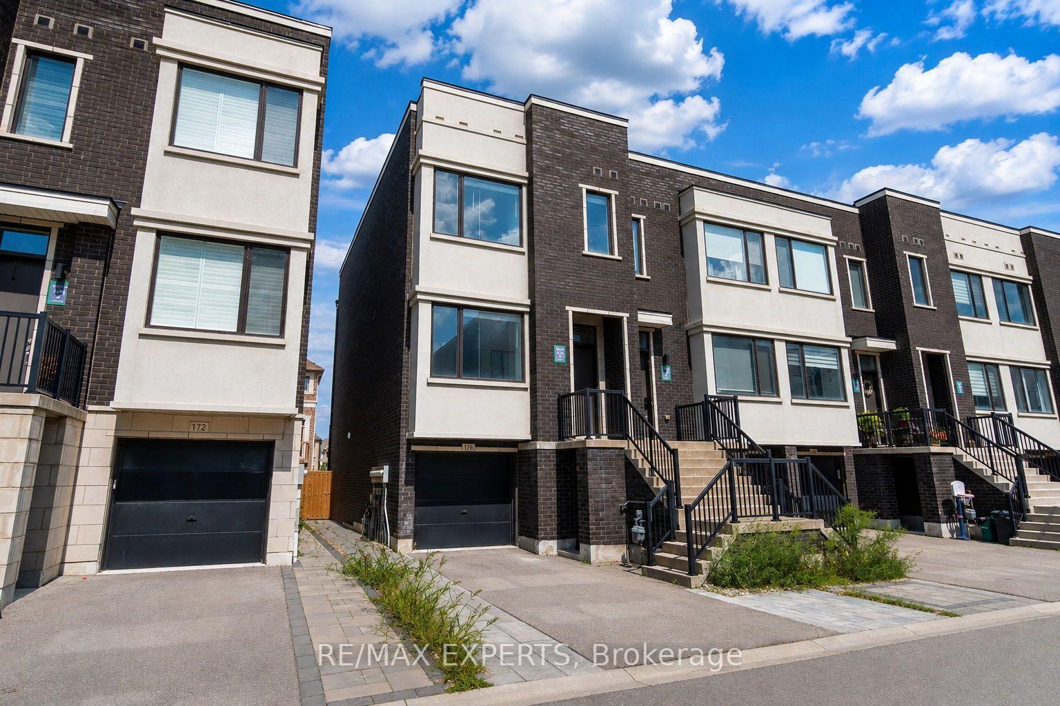 Photo 5 of 176 Sydney Circle, Vaughan, Vellore Village — HOMEH