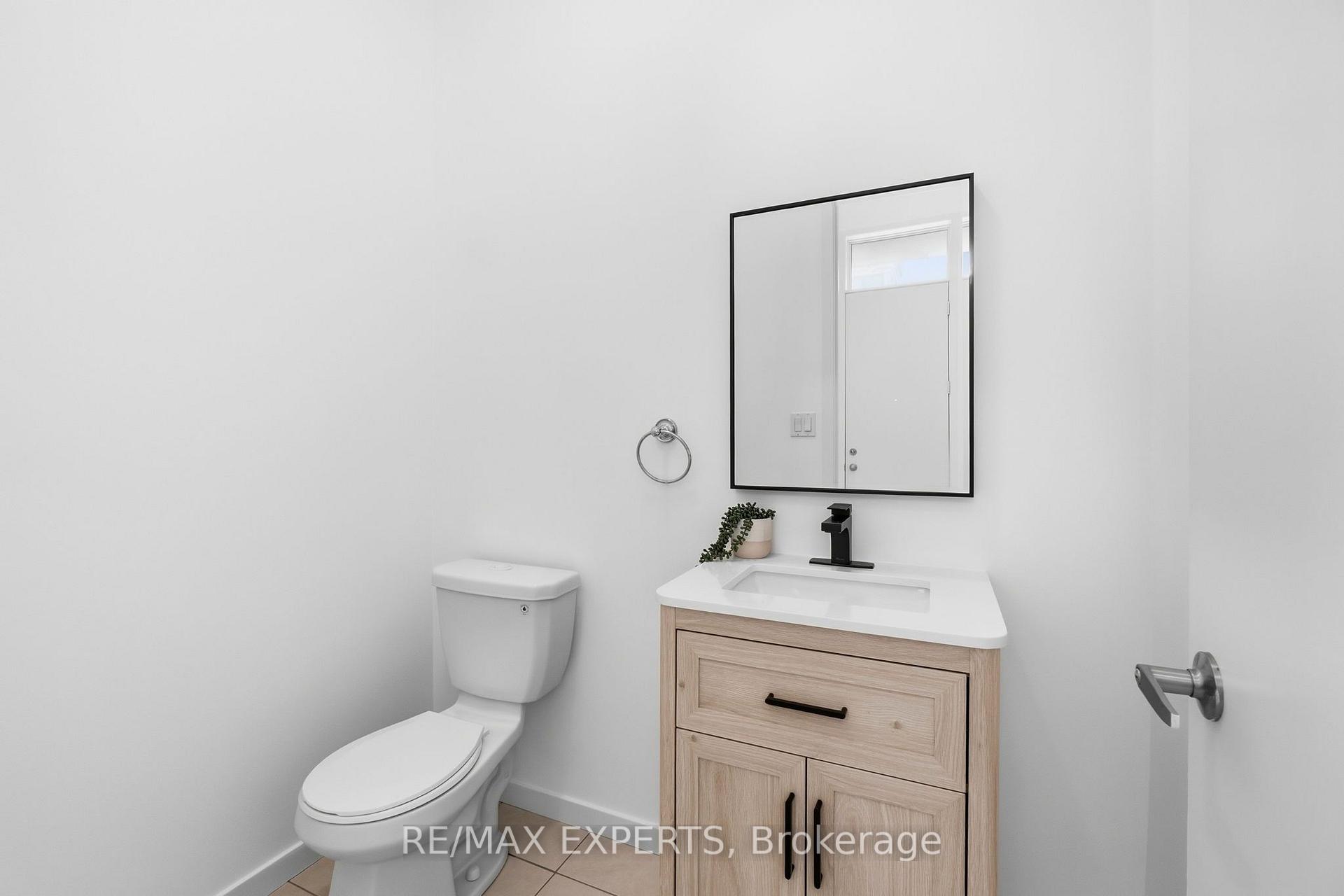 Photo 15 of 176 Sydney Circle, Vaughan, Vellore Village — HOMEH