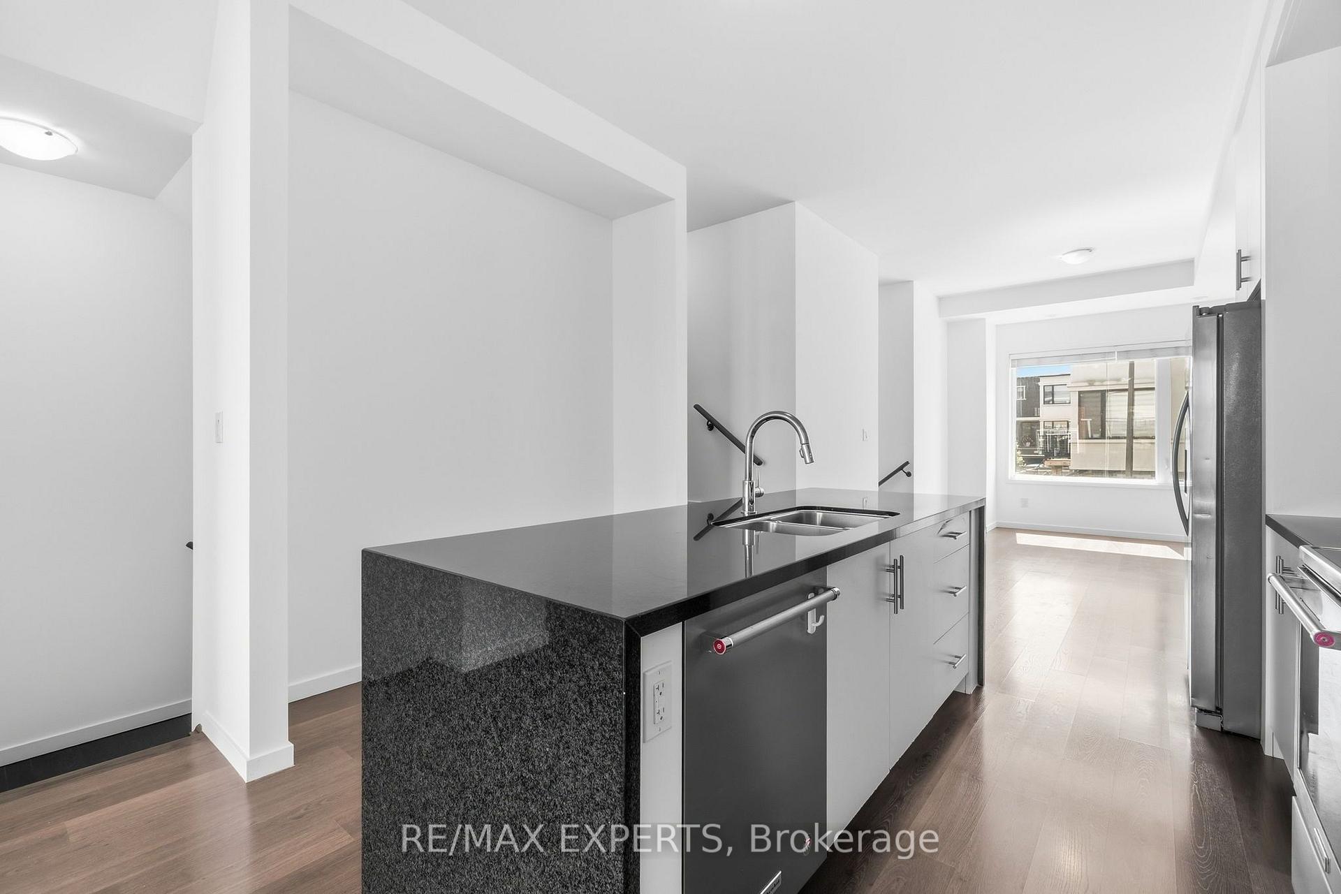 Photo 35 of 176 Sydney Circle, Vaughan, Vellore Village — HOMEH