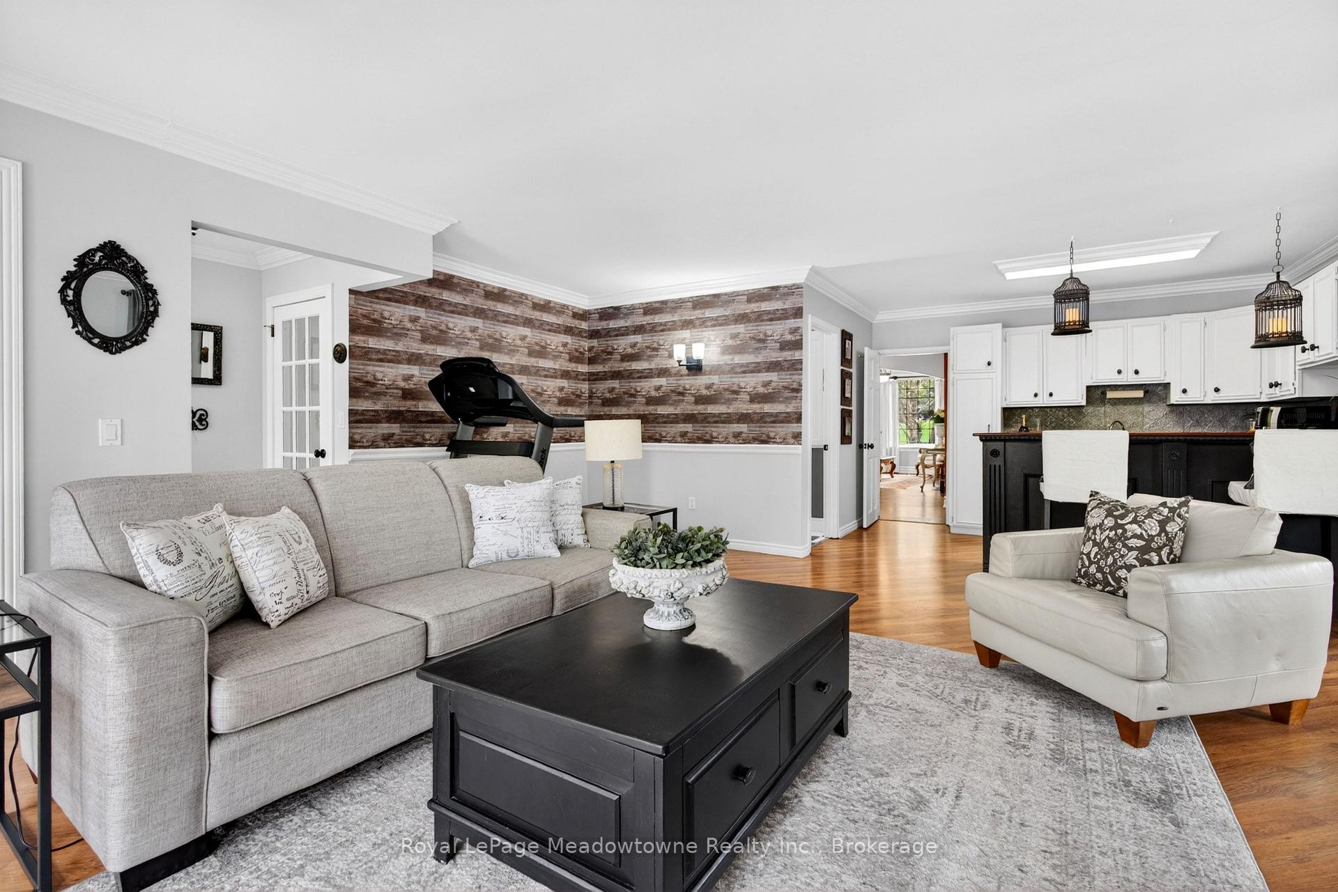 Photo 17 of 53 Campbell Avenue E, Milton, Campbellville — HOMEH