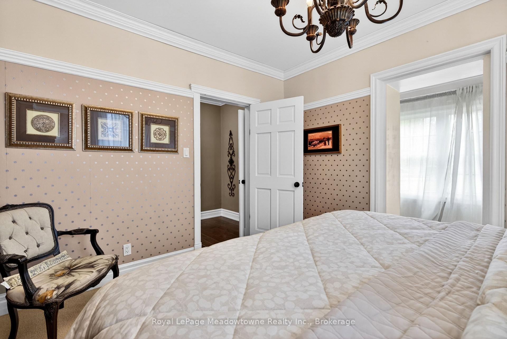 Photo 25 of 53 Campbell Avenue E, Milton, Campbellville — HOMEH