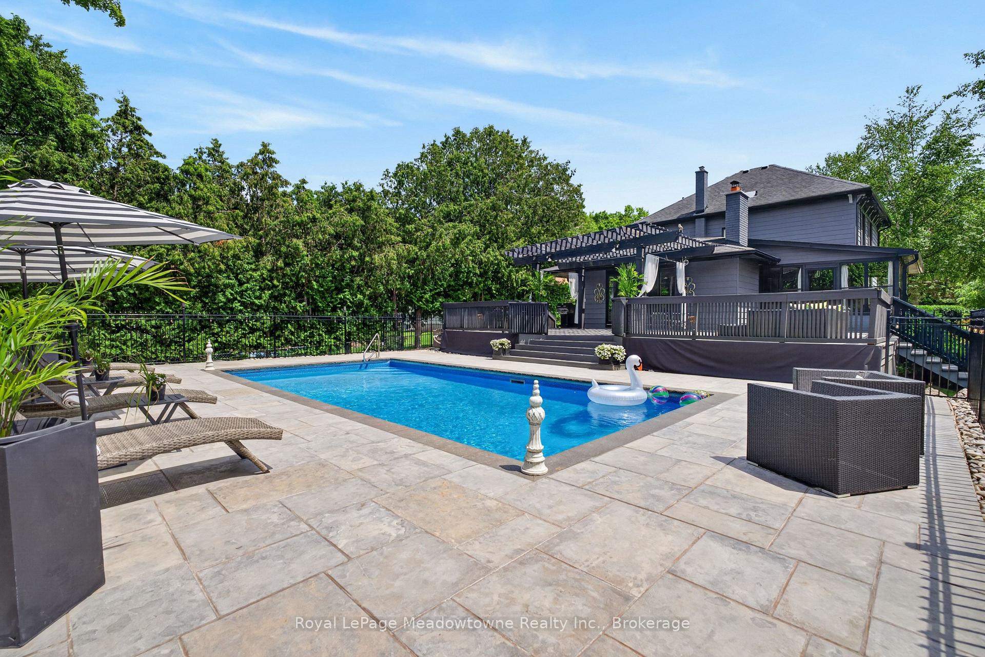 Photo 35 of 53 Campbell Avenue E, Milton, Campbellville — HOMEH